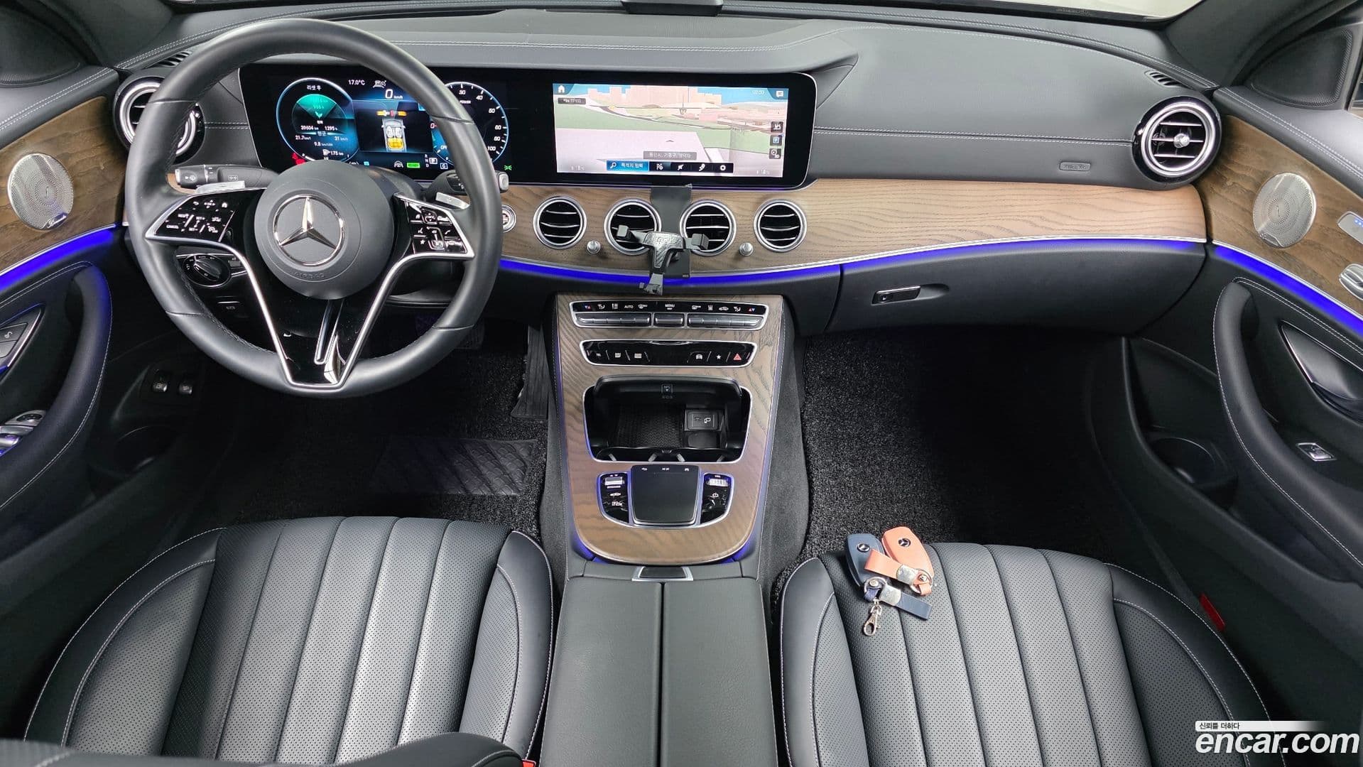 Main__Slider__Photo:E-Class Mercedes-Benz 2022.2-6