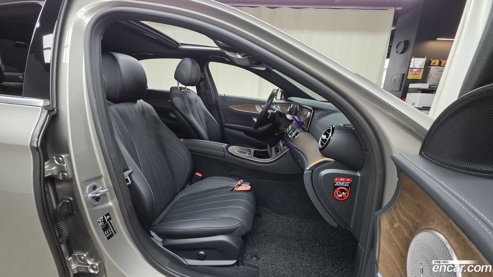 E-Class Mercedes-Benz 2022.2-INNER-010