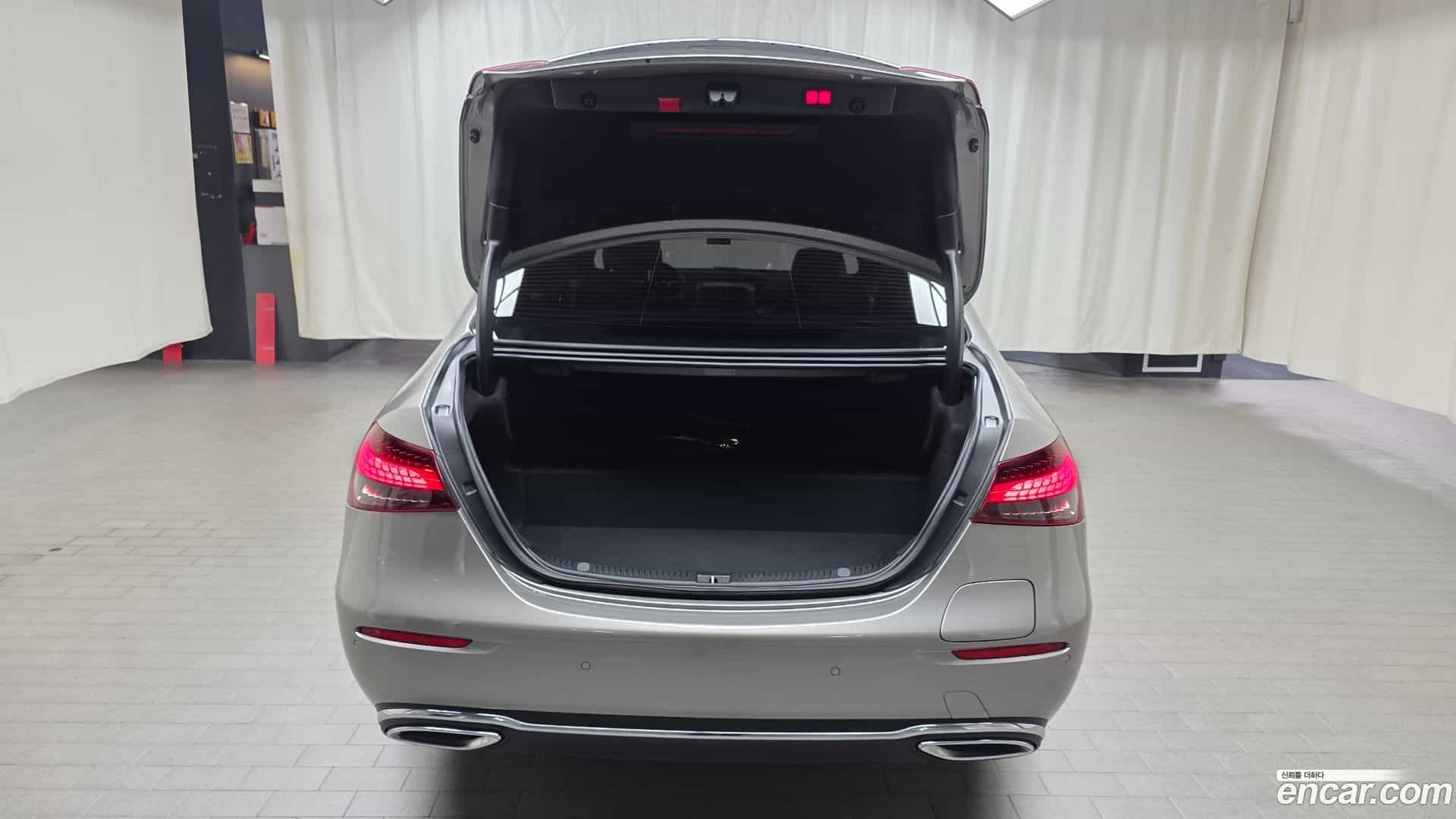 E-Class Mercedes-Benz 2022.2-OPTION-024