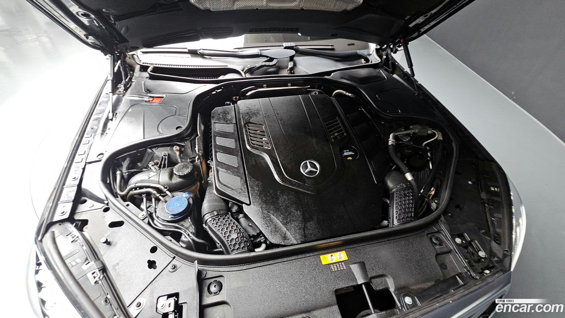 Main__Slider__Photo:S-Class Mercedes-Benz 2019.4-5