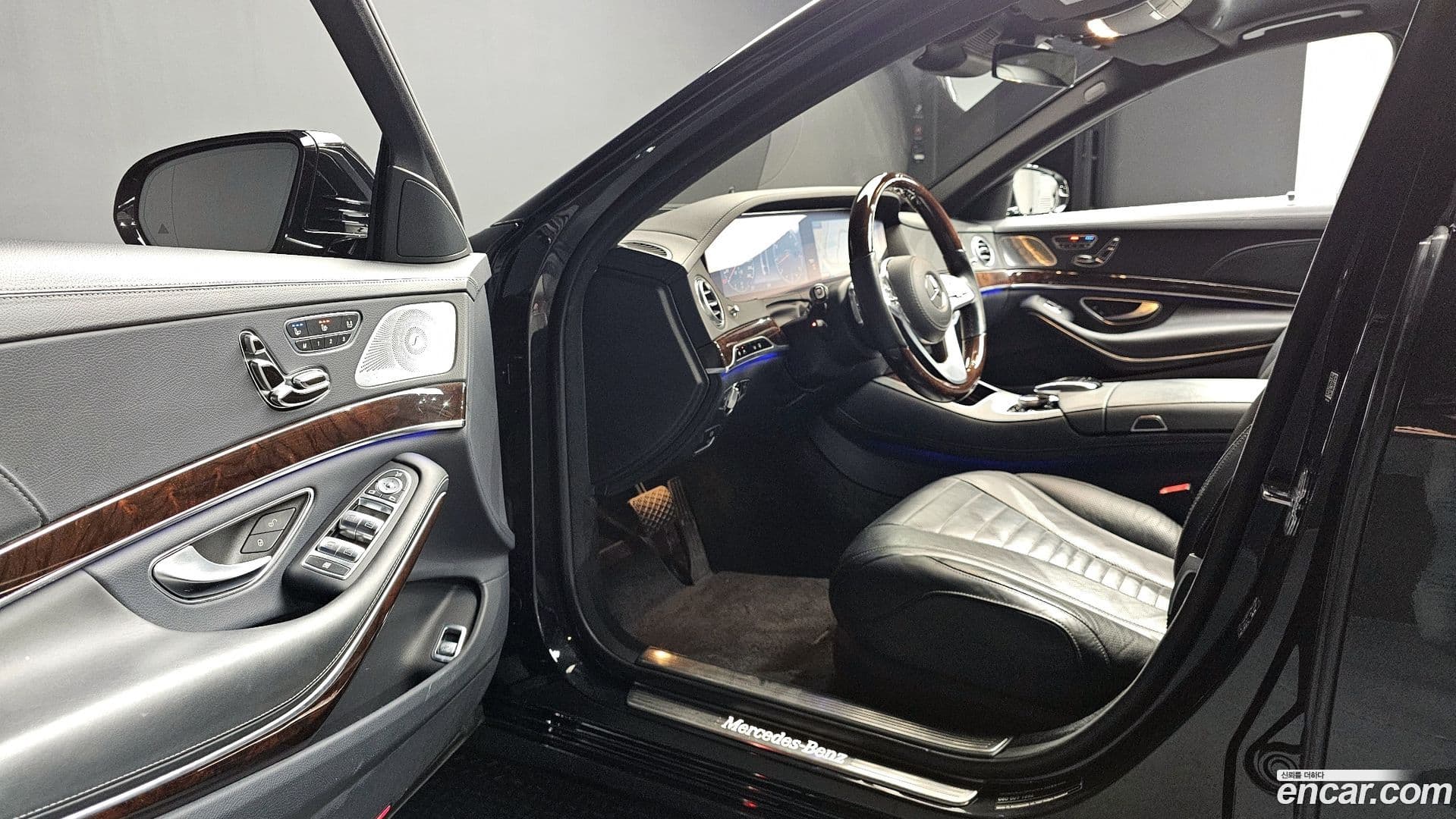 Main__Slider__Photo:S-Class Mercedes-Benz 2019.4-11