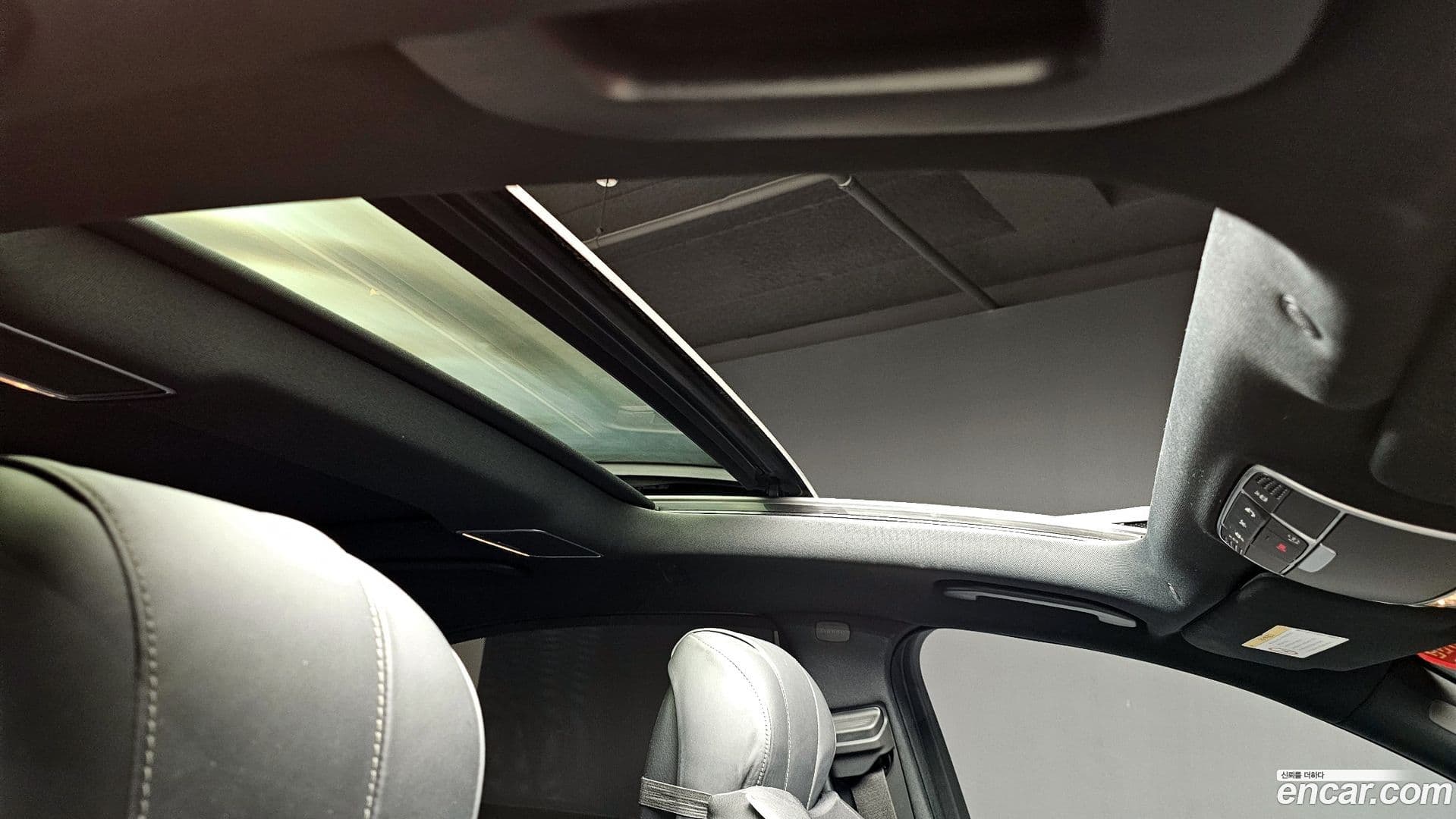 Main__Slider__Photo:S-Class Mercedes-Benz 2019.4-17