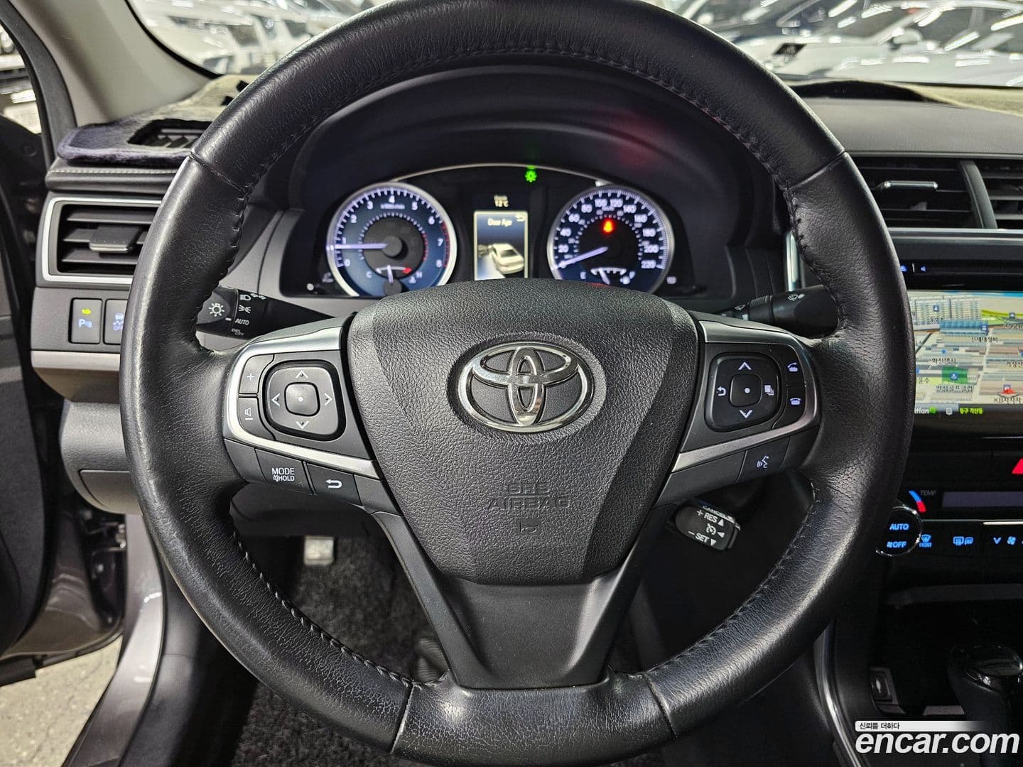 Main__Slider__Photo:Camry Toyota 2015.0-10