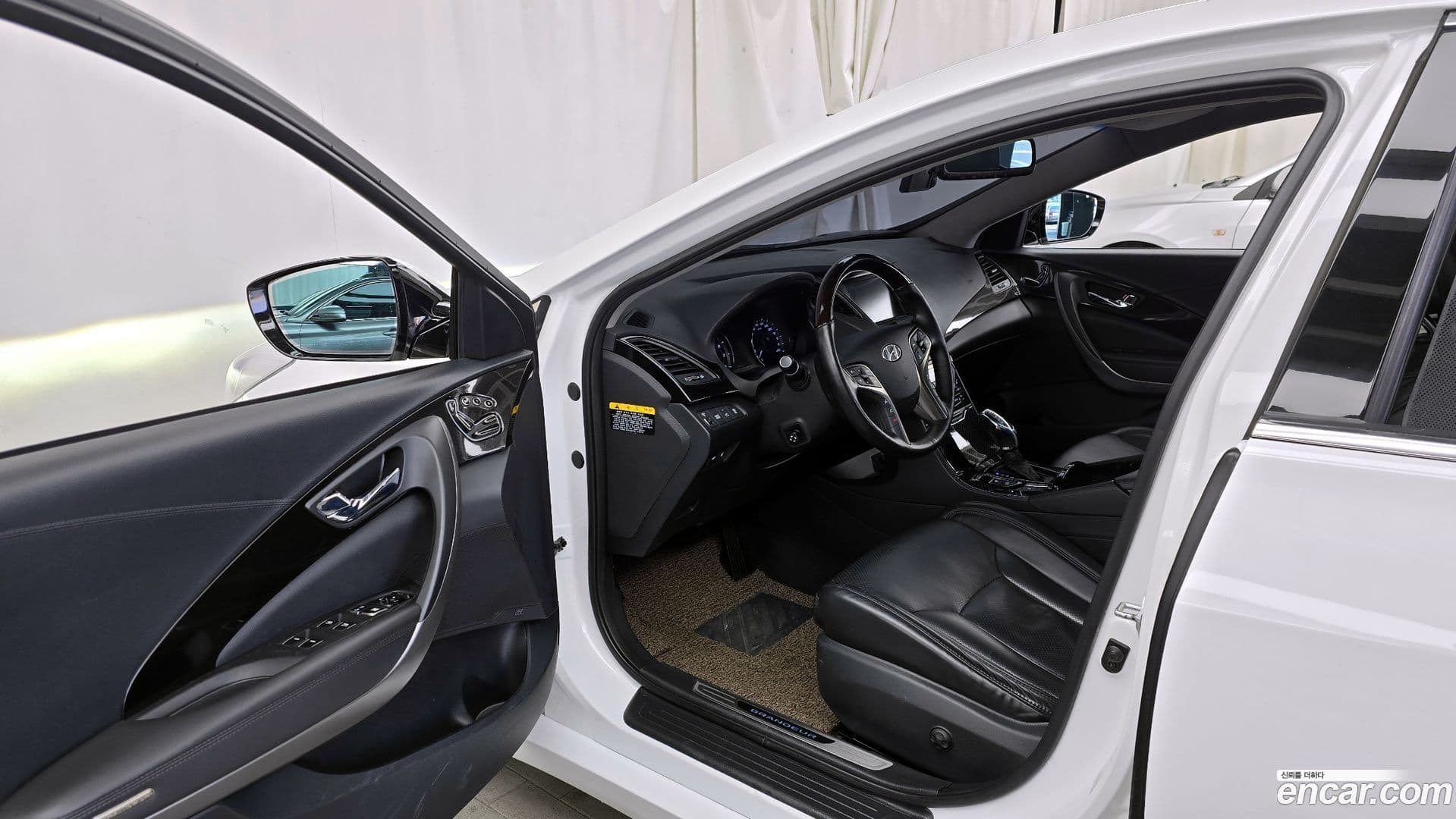 Main__Slider__Photo:Grandeur Hyundai 2013.6-9