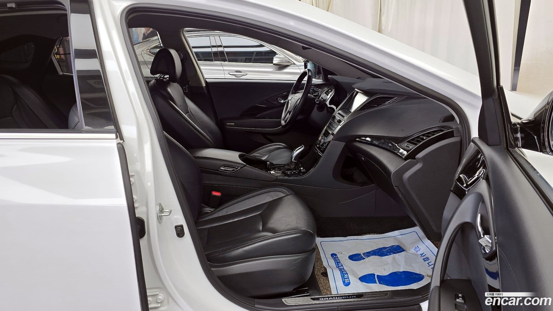 Main__Slider__Photo:Grandeur Hyundai 2013.6-10