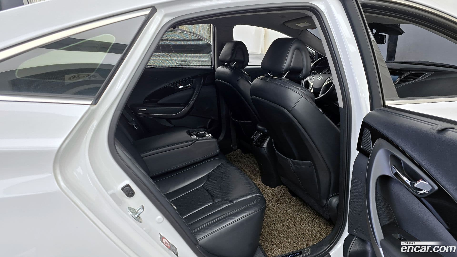 Main__Slider__Photo:Grandeur Hyundai 2013.6-11