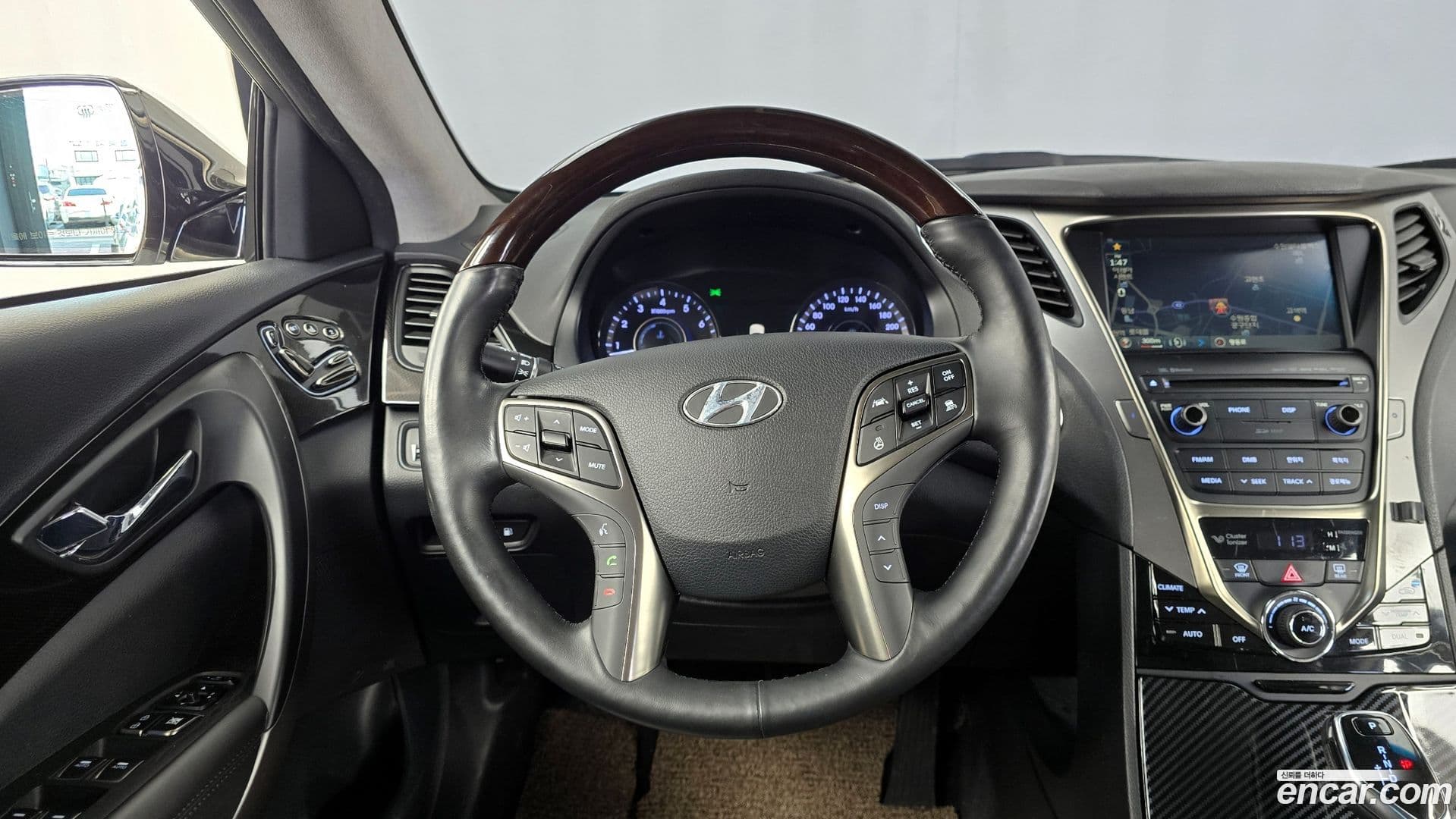 Main__Slider__Photo:Grandeur Hyundai 2013.6-12