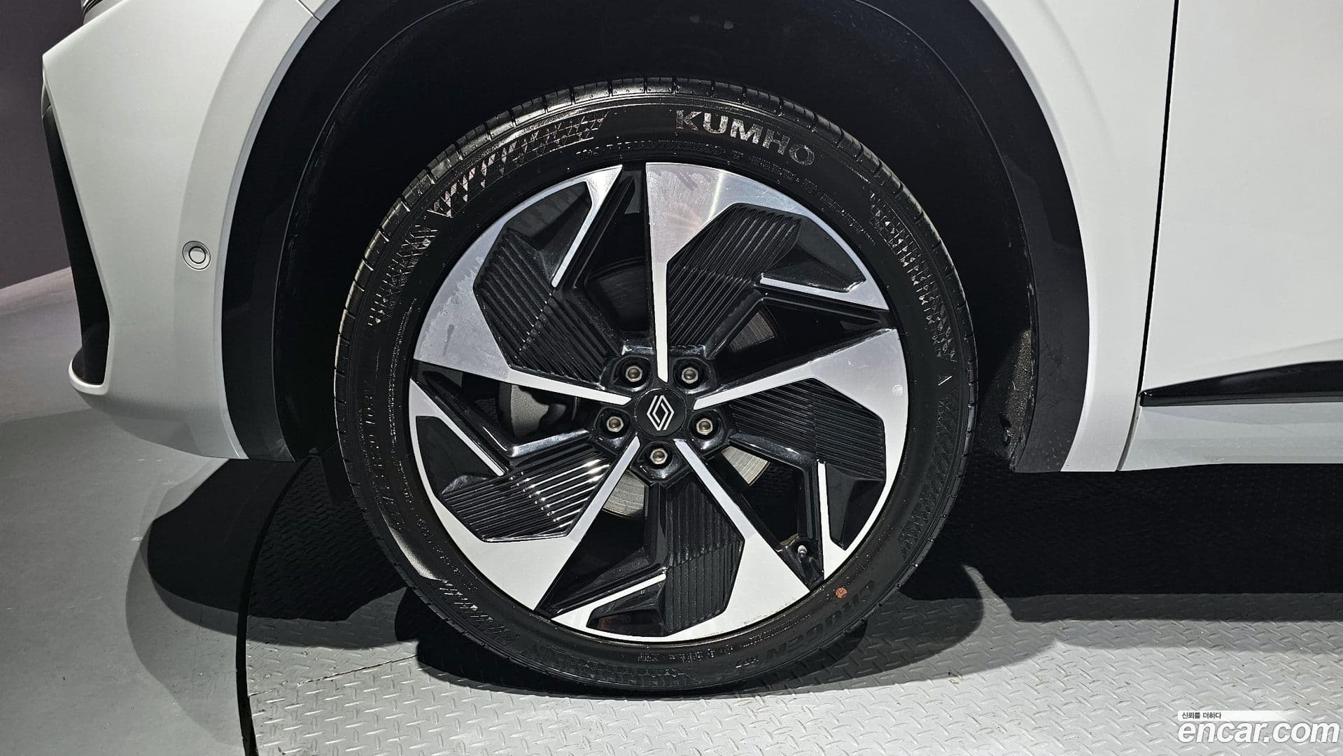 Main__Slider__Photo:Grand Koleos Renault Korea 2025.8-4