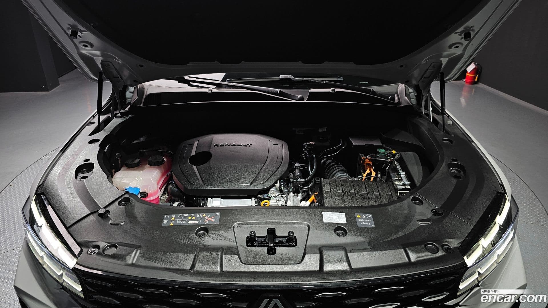 Main__Slider__Photo:Grand Koleos Renault Korea 2025.8-5