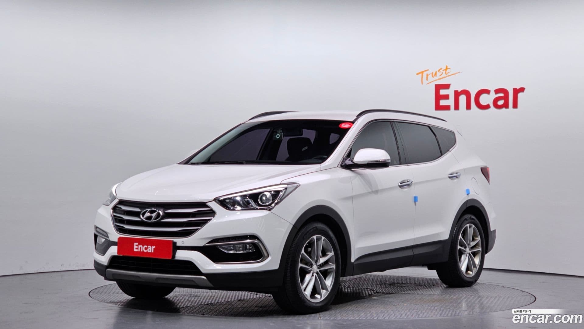 Main__Slider__Photo:Santafe Hyundai 2016.9-0