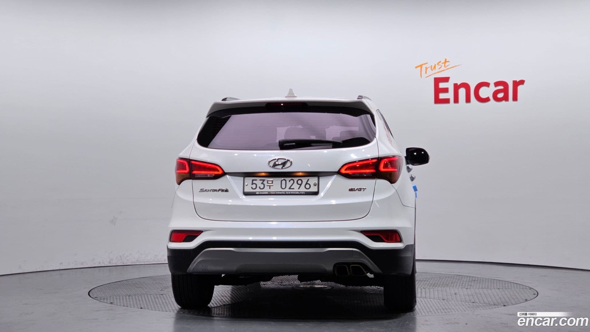 Main__Slider__Photo:Santafe Hyundai 2016.9-3