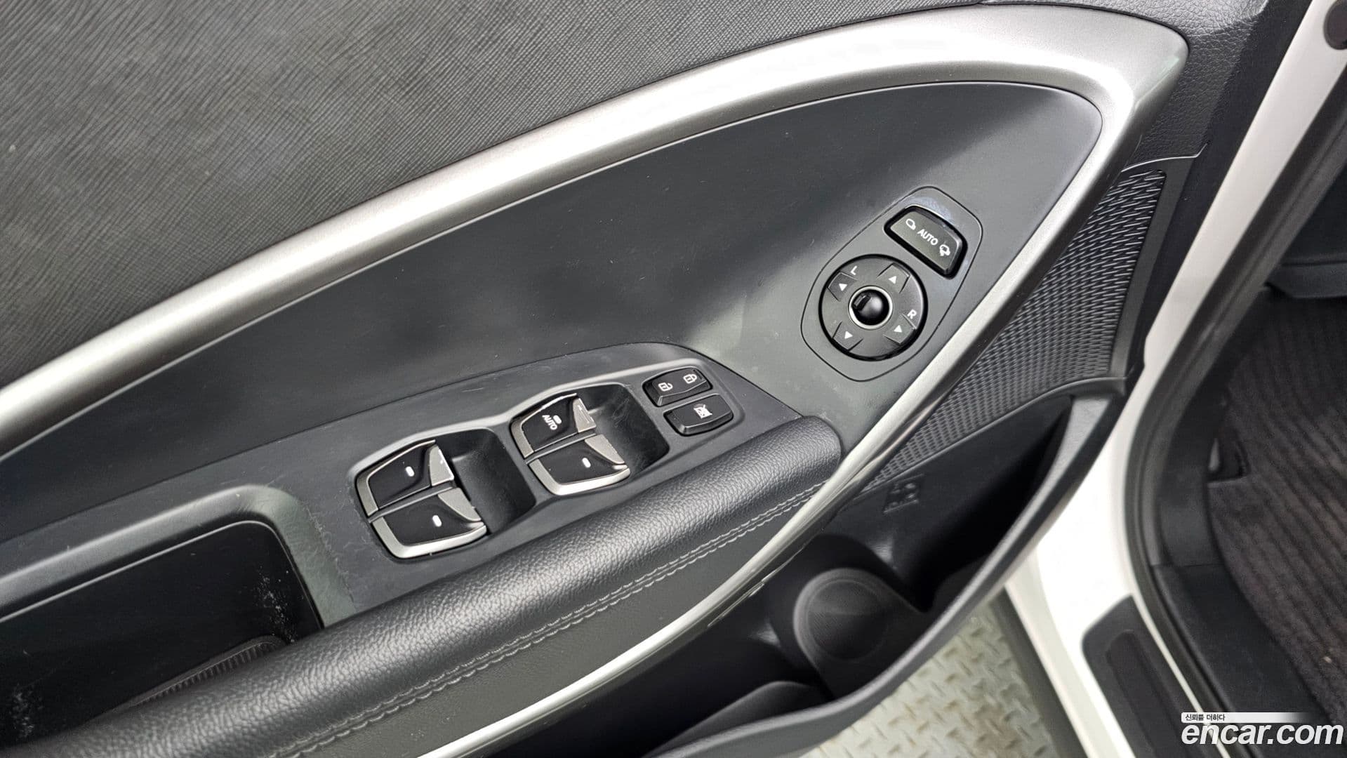 Main__Slider__Photo:Santafe Hyundai 2016.9-17