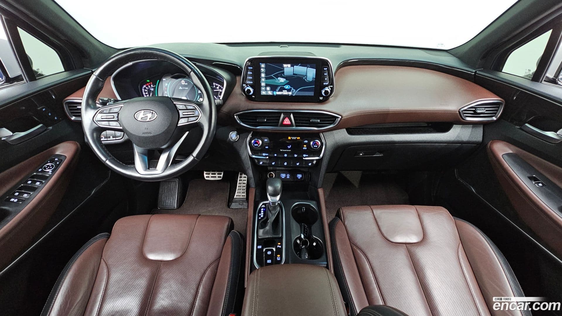 Main__Slider__Photo:Santafe Hyundai 2018.10-6