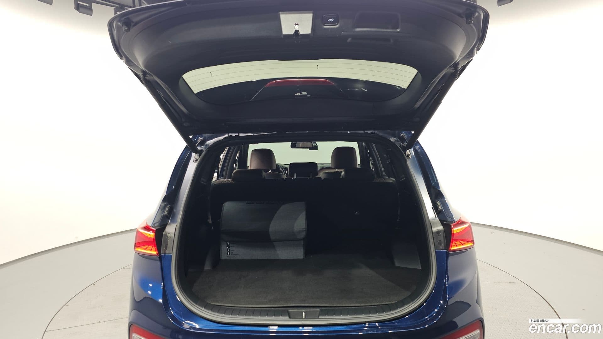 Main__Slider__Photo:Santafe Hyundai 2018.10-19