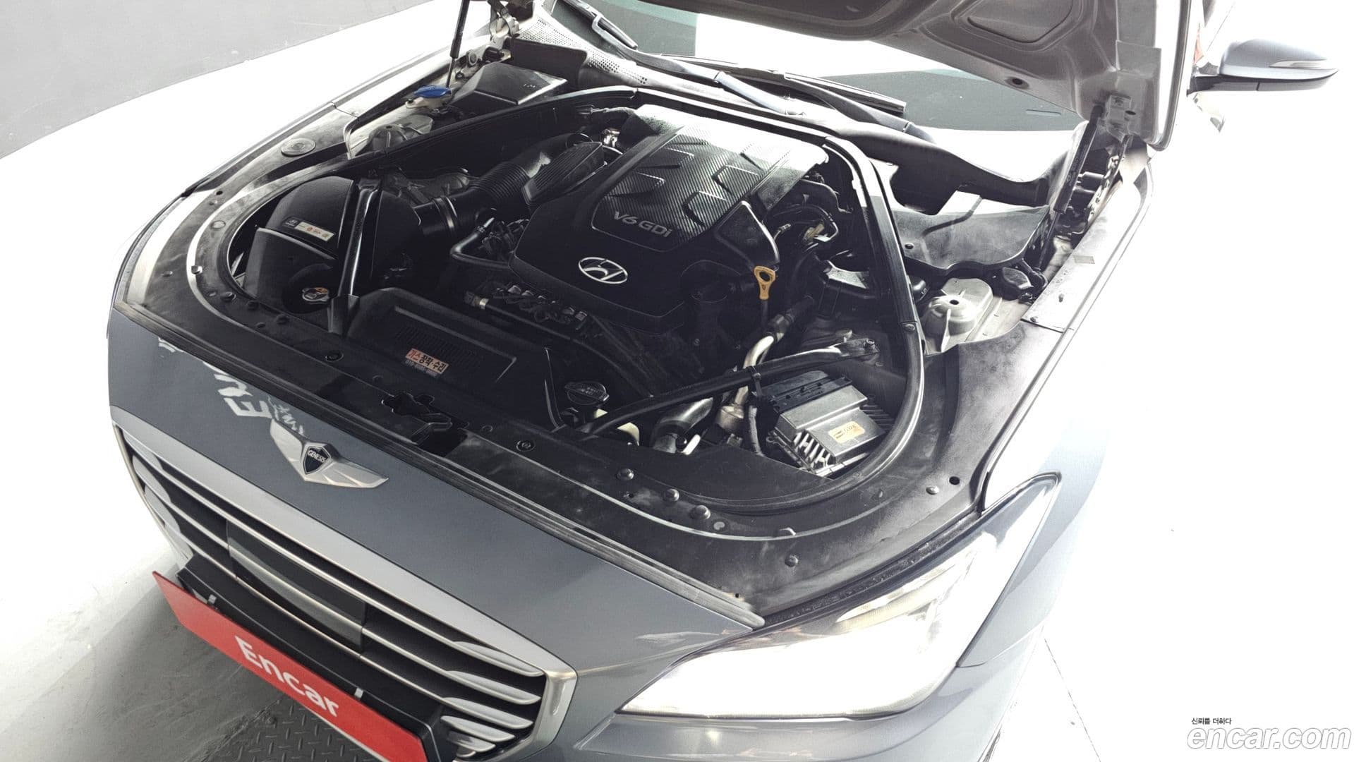 Main__Slider__Photo:Genesis Hyundai 2014.4-5