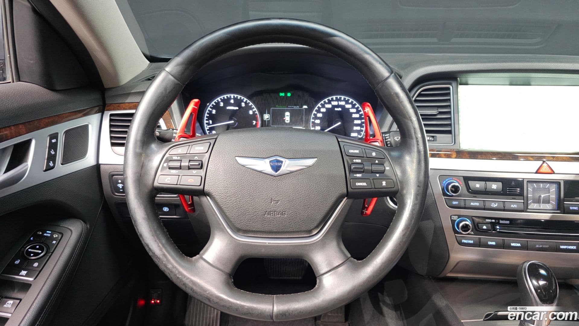 Main__Slider__Photo:Genesis Hyundai 2014.4-12