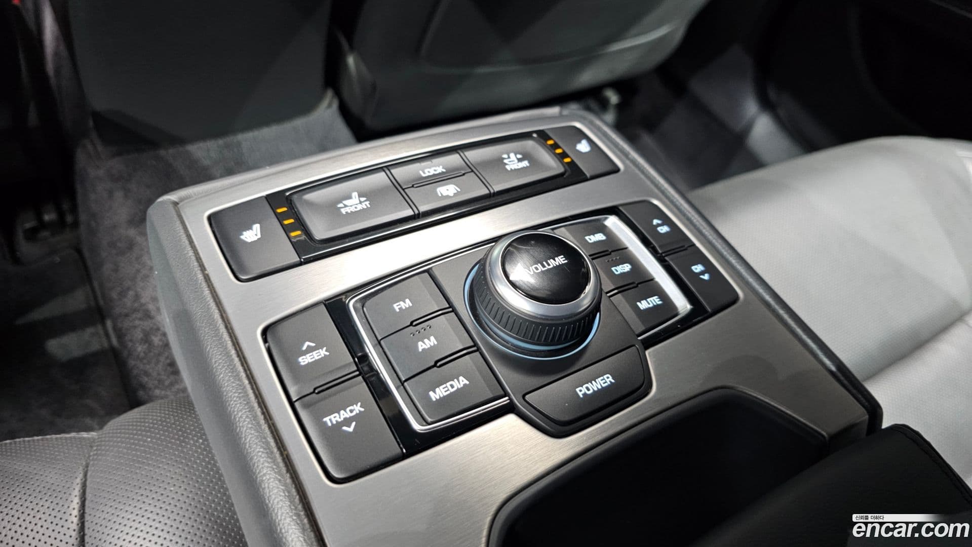 Main__Slider__Photo:Genesis Hyundai 2014.4-17