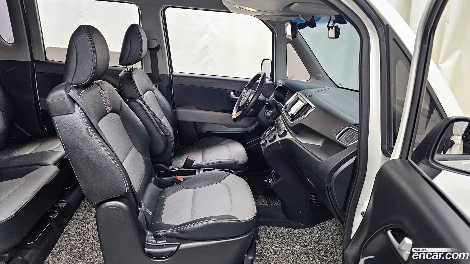 Main__Slider__Photo:RAY Kia 2019.6-10