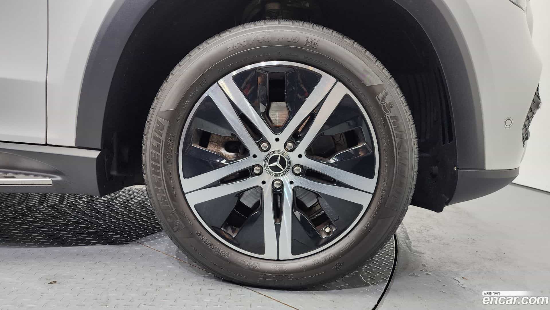 GLE-Class Mercedes-Benz 2019.10-OUTER-005