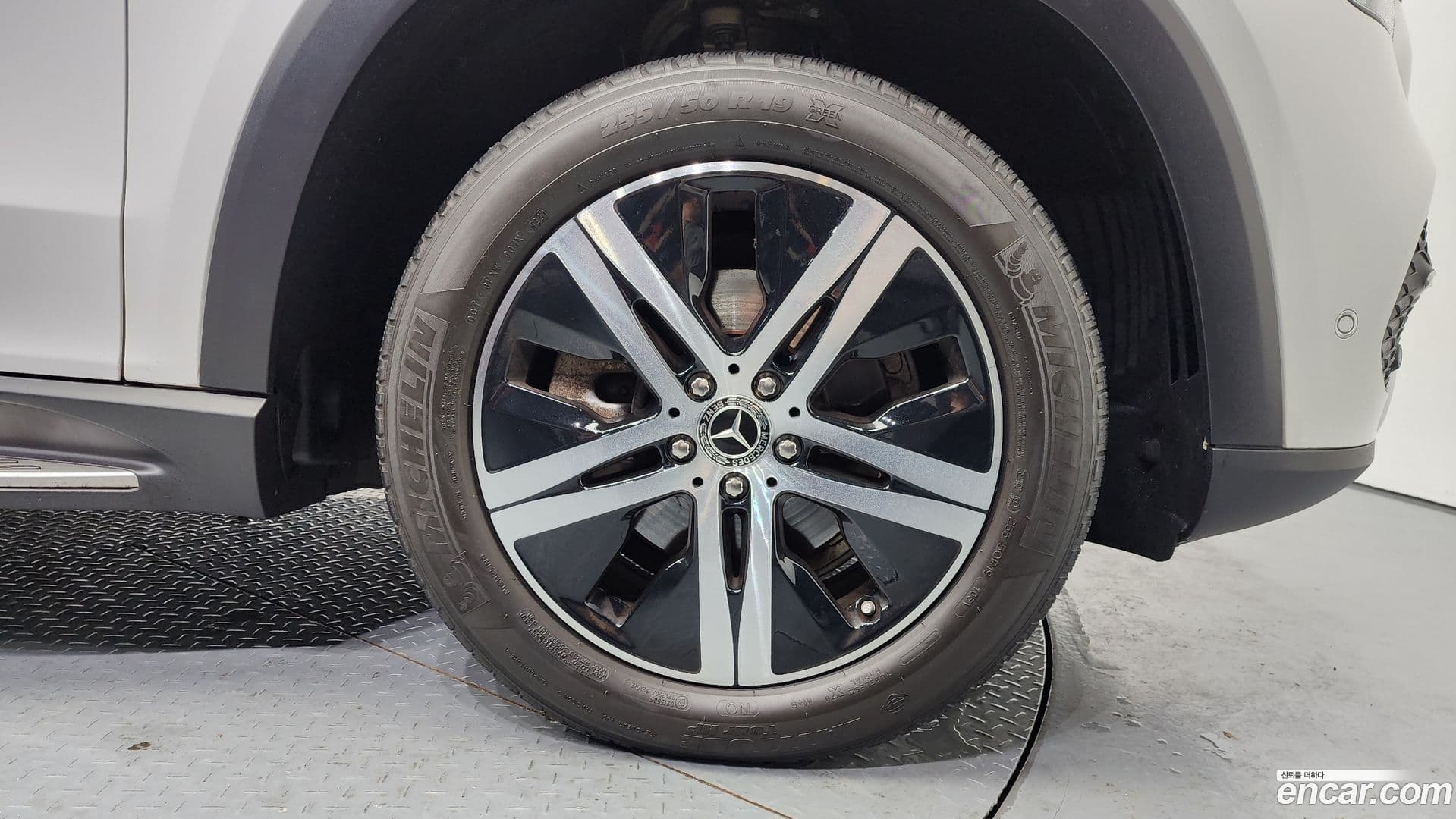 Main__Slider__Photo:GLE-Class Mercedes-Benz 2019.10-4