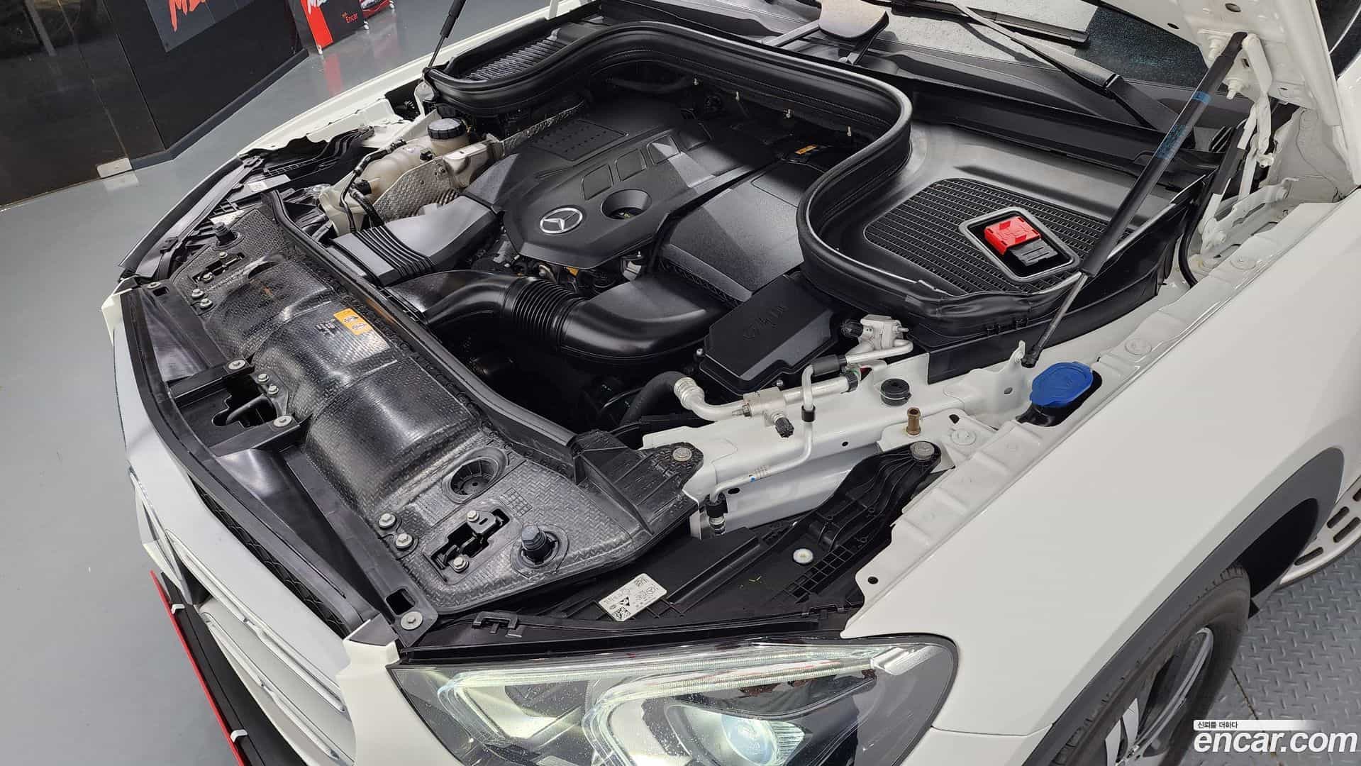 GLE-Class Mercedes-Benz 2019.10-INNER-006