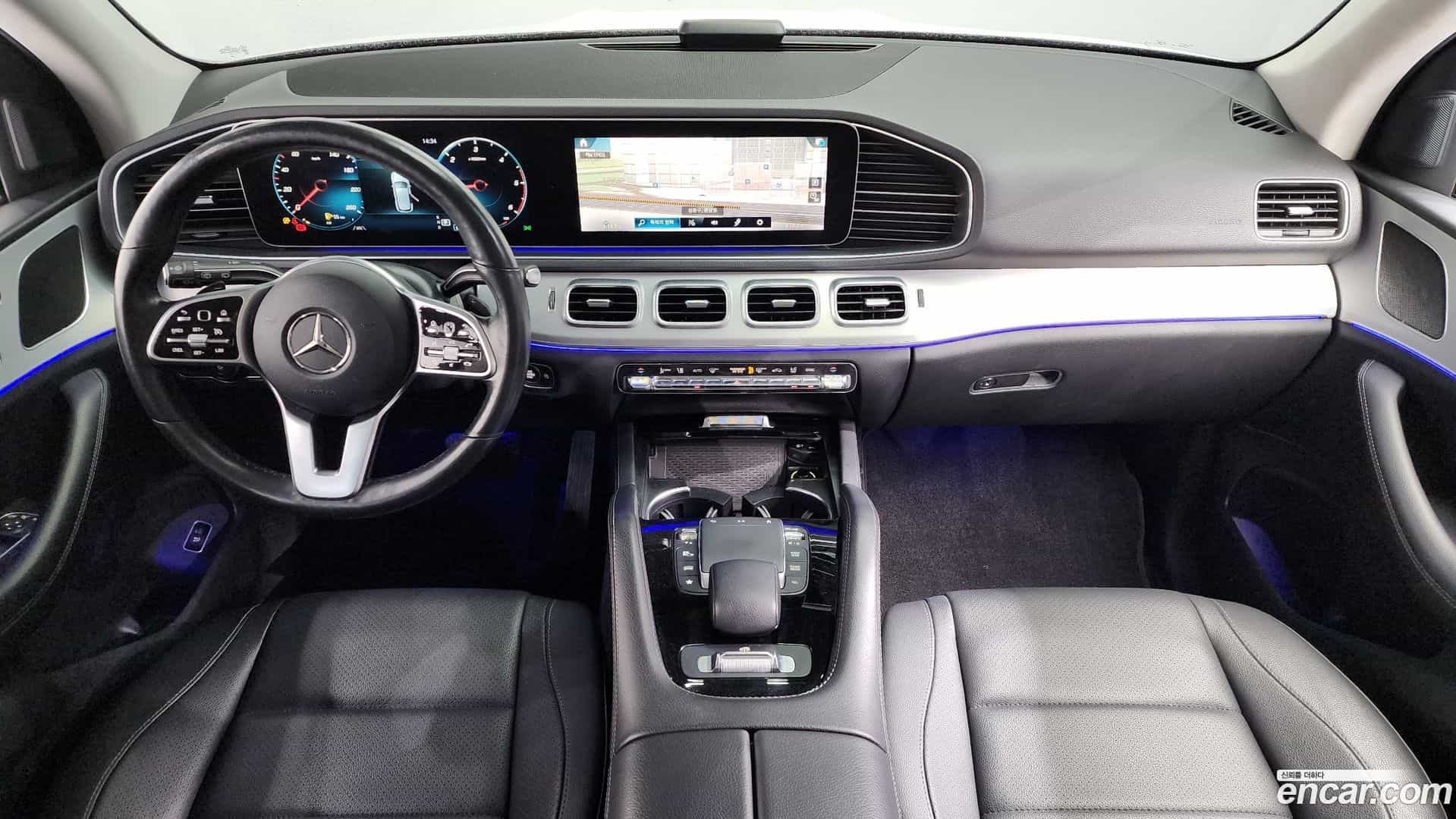 GLE-Class Mercedes-Benz 2019.10-INNER-007