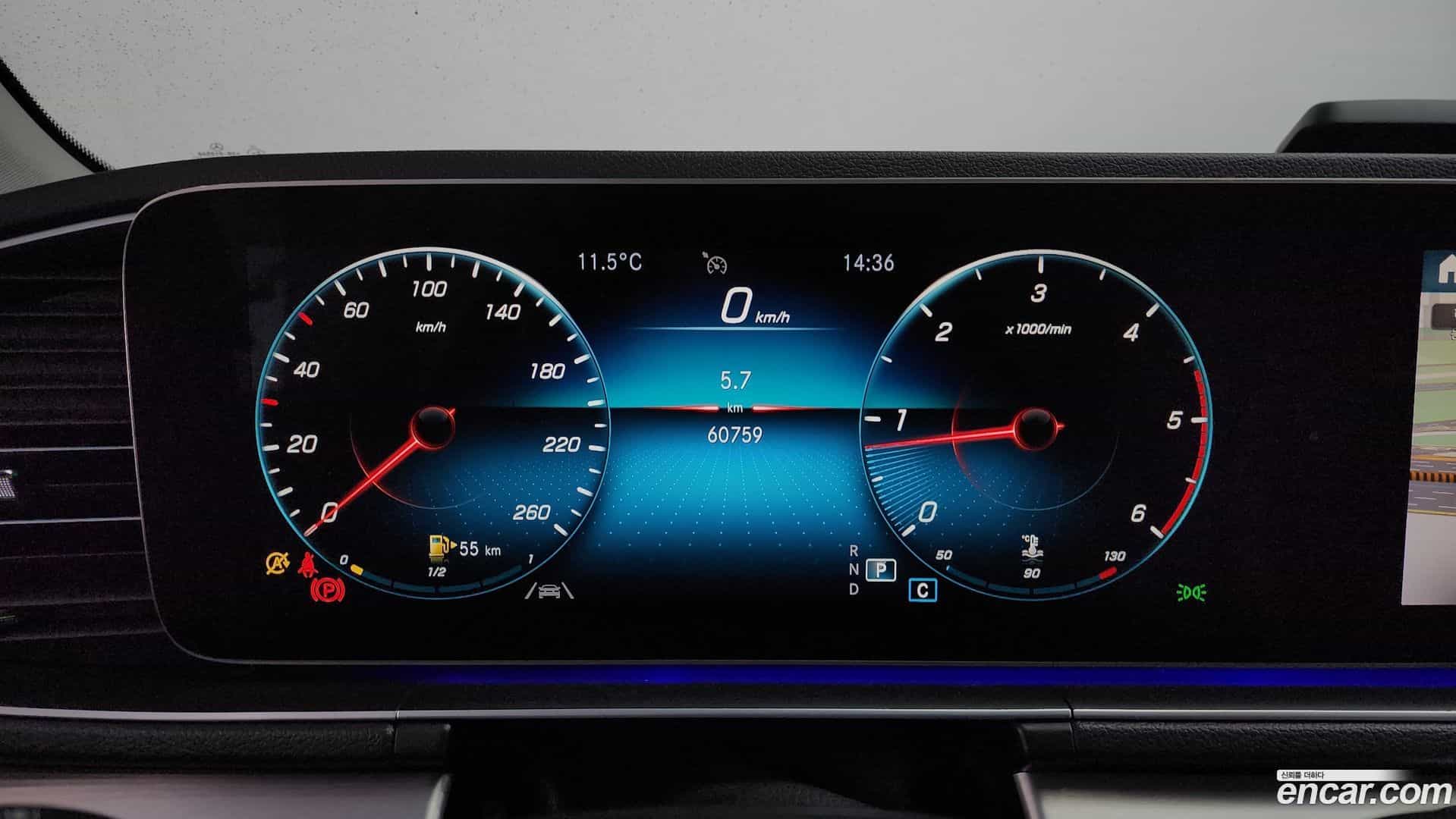 GLE-Class Mercedes-Benz 2019.10-INNER-008