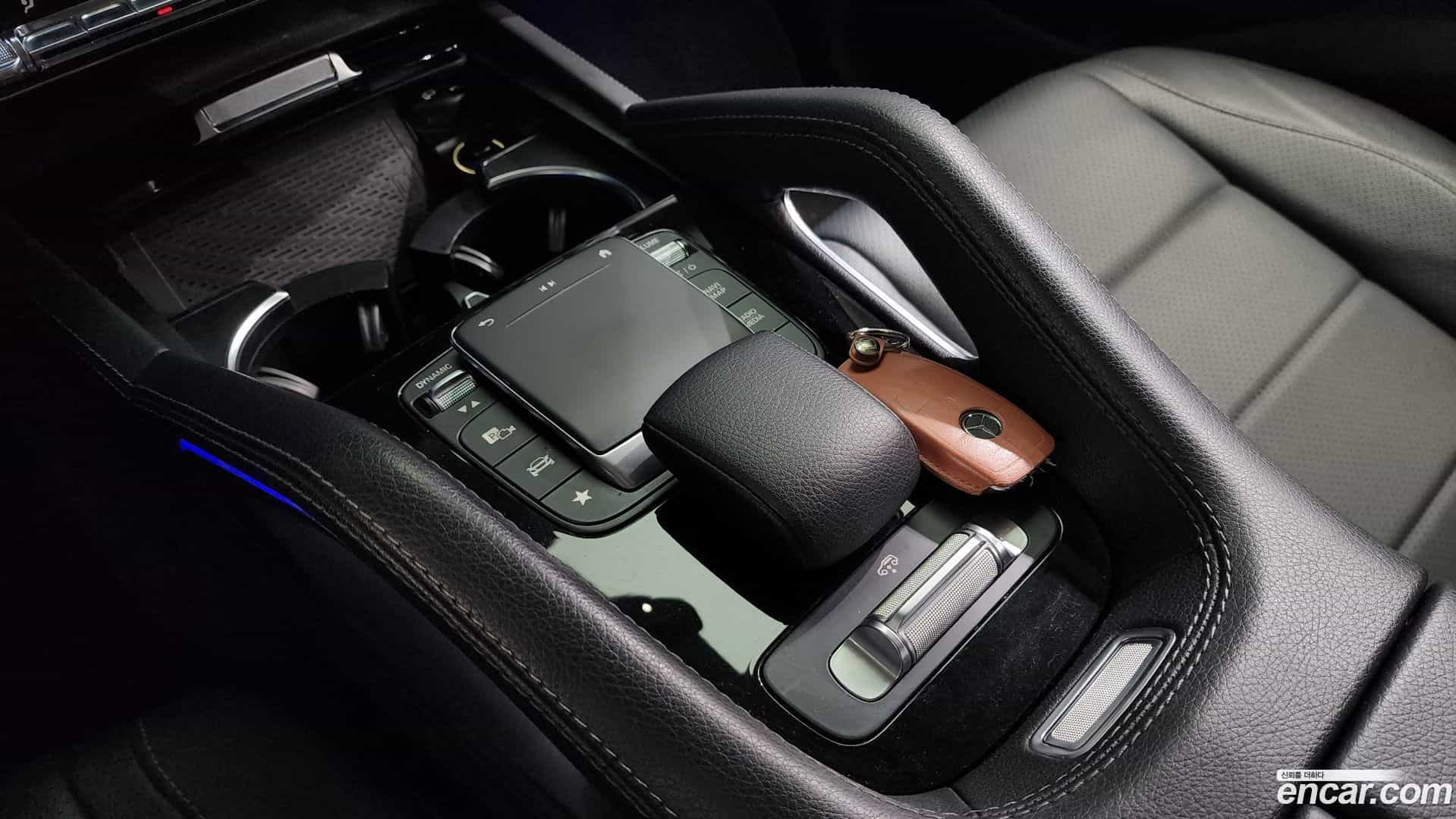 GLE-Class Mercedes-Benz 2019.10-INNER-009