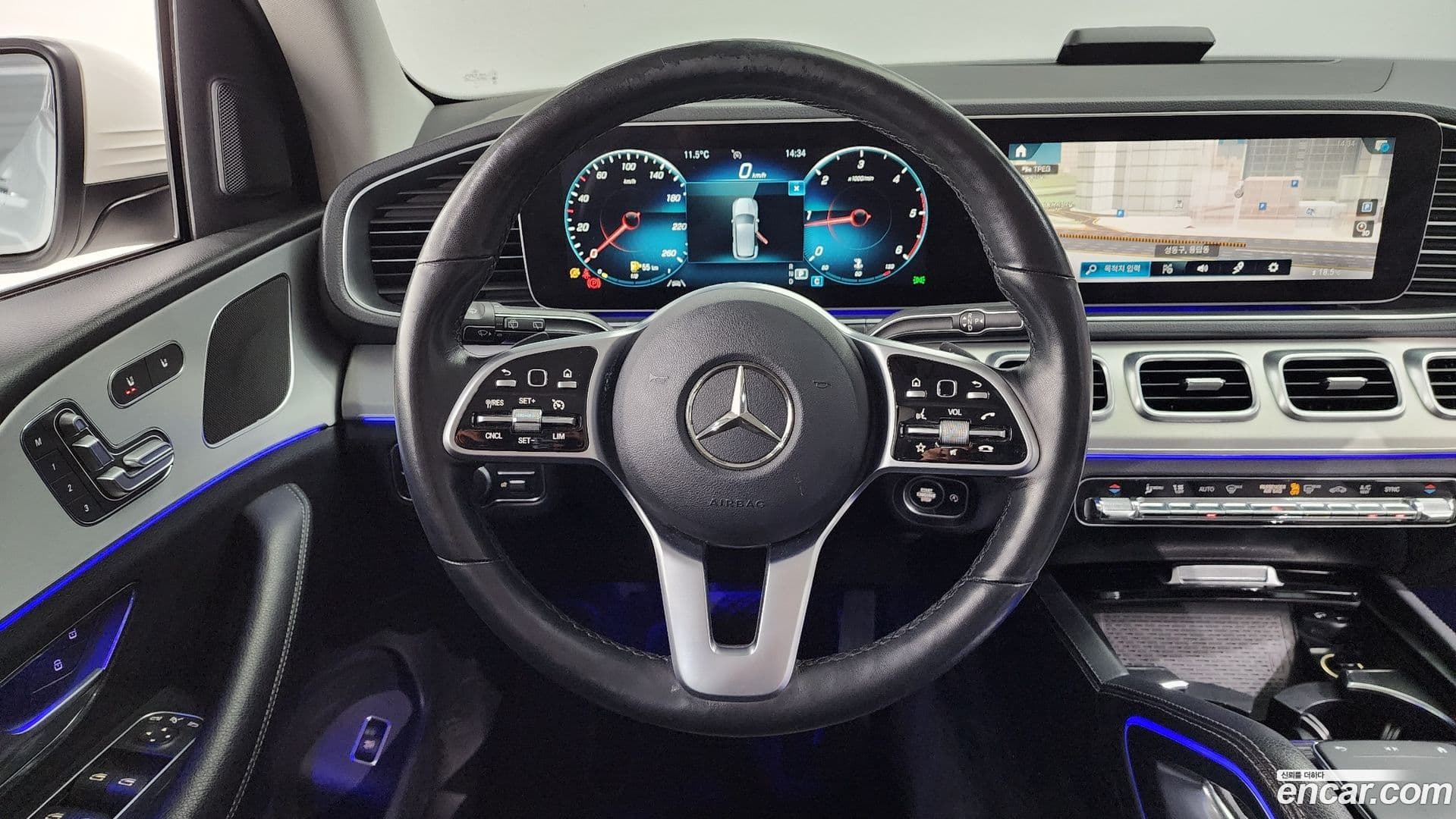 Main__Slider__Photo:GLE-Class Mercedes-Benz 2019.10-12