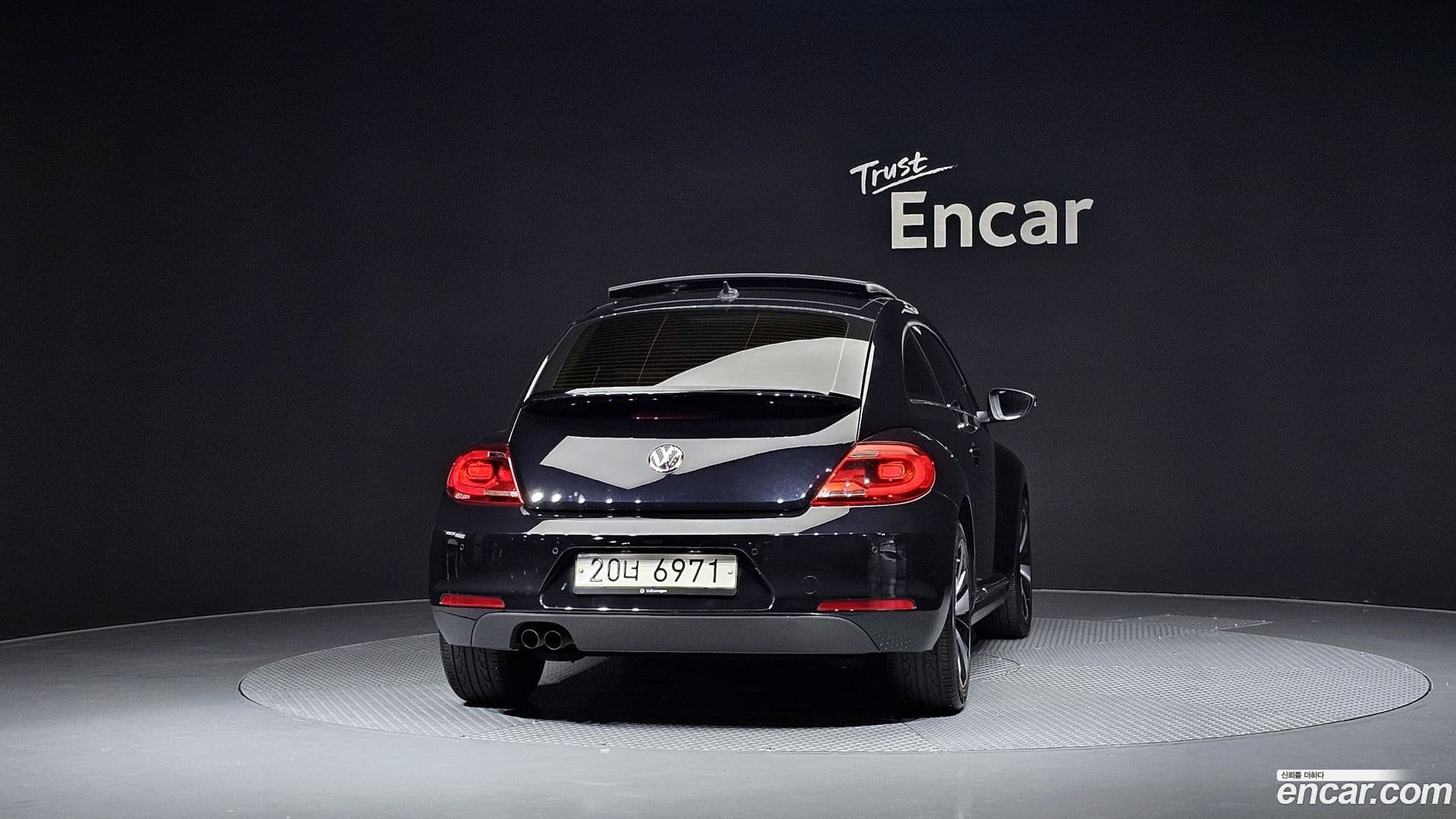 Main__Slider__Photo:Beatle Volkswagen 2012.9-3