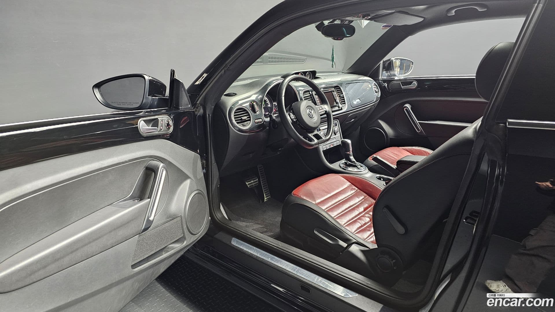 Main__Slider__Photo:Beatle Volkswagen 2012.9-10