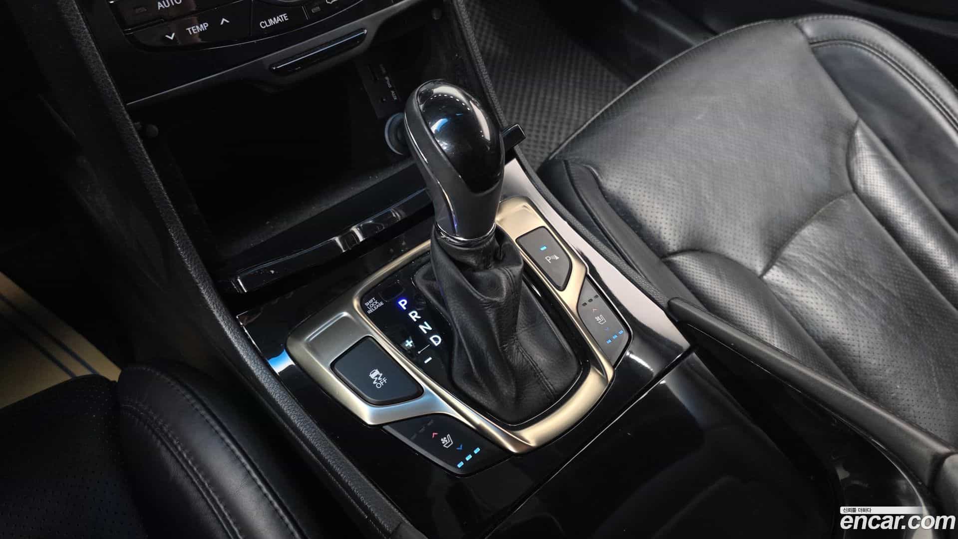 Grandeur Hyundai 2012.10-INNER-009