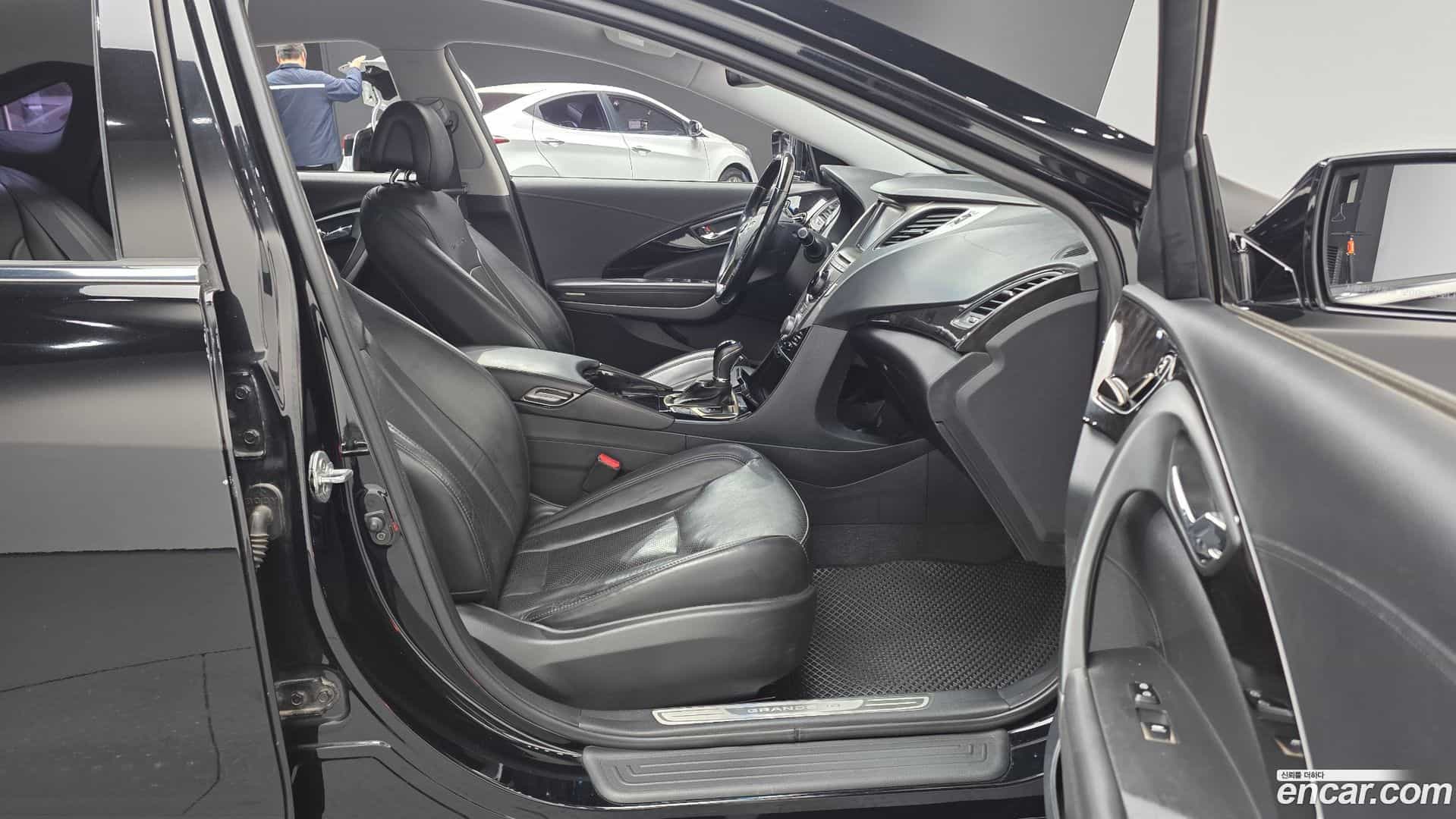 Grandeur Hyundai 2012.10-INNER-010