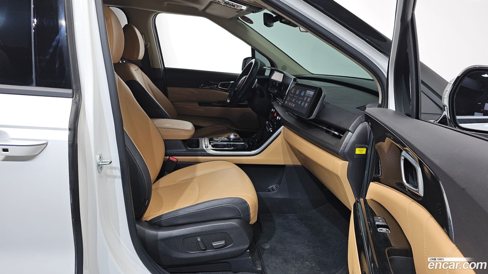 Main__Slider__Photo:Canival Kia 2021.8-10