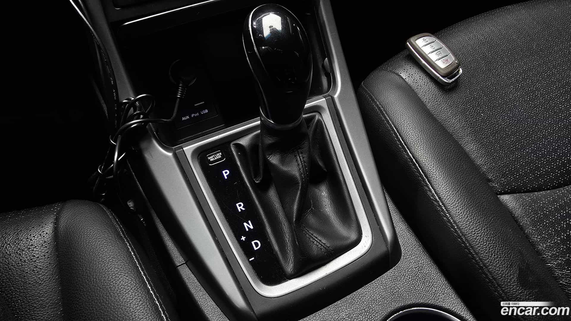 AVANTE Hyundai 2013.9-INNER-009