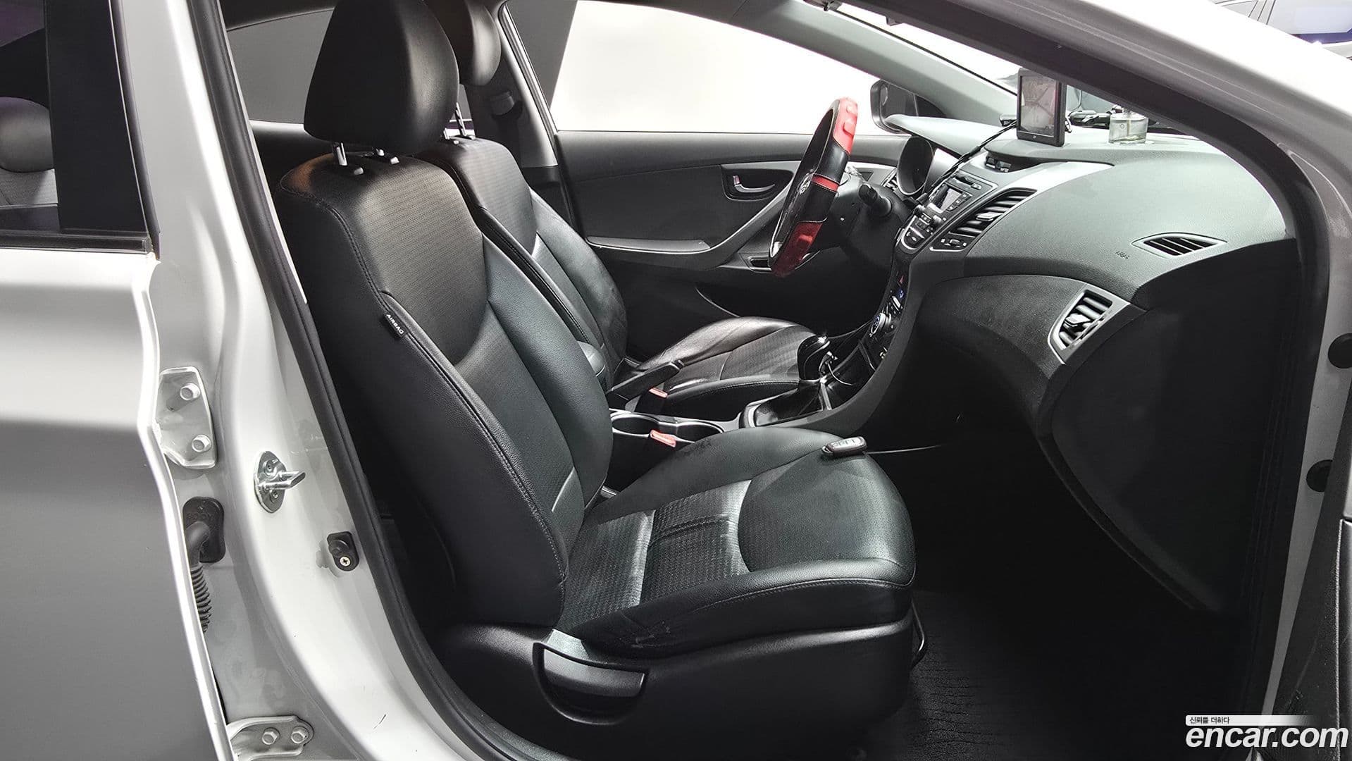 Main__Slider__Photo:AVANTE Hyundai 2013.9-9