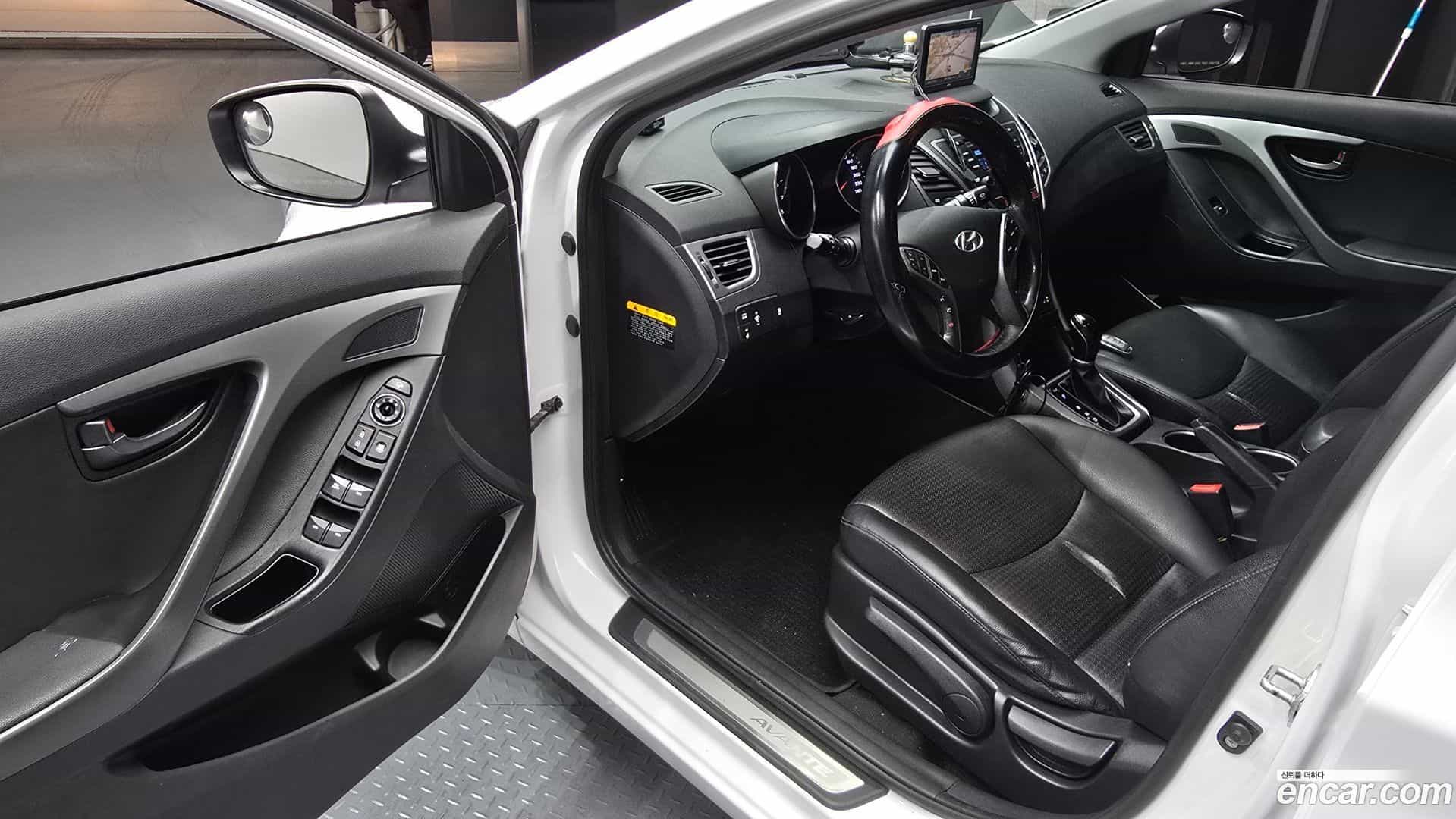 AVANTE Hyundai 2013.9-OPTION-015