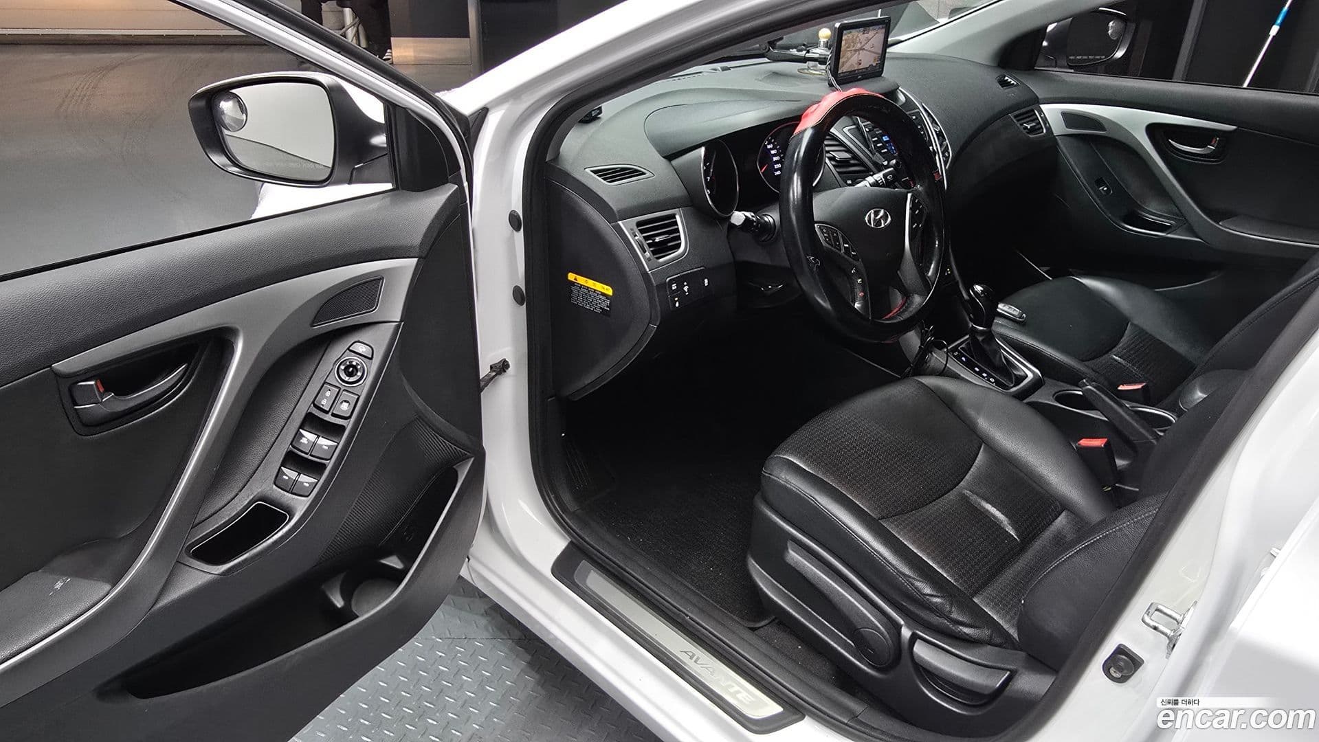 Main__Slider__Photo:AVANTE Hyundai 2013.9-10