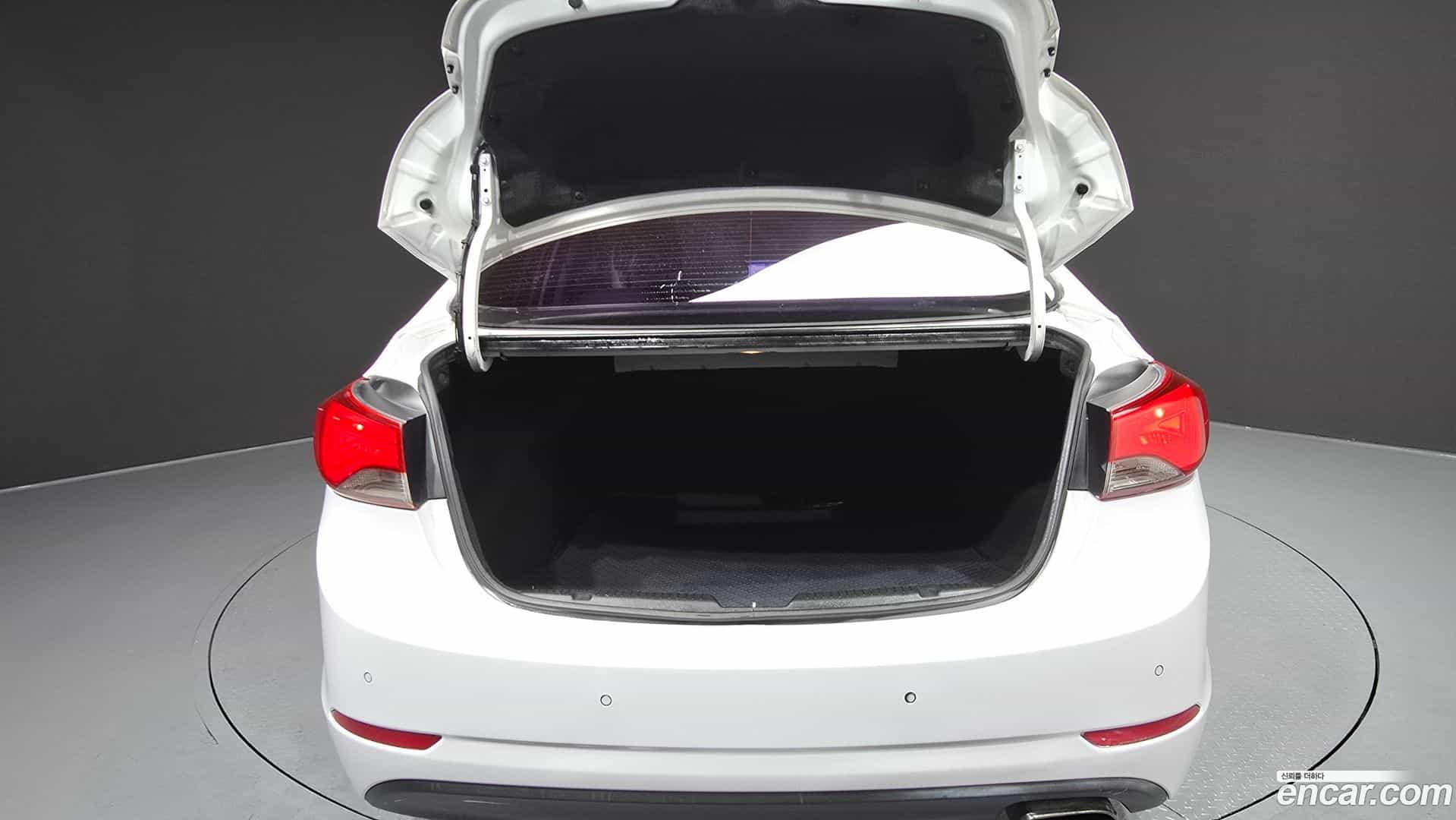 AVANTE Hyundai 2013.9-OPTION-024