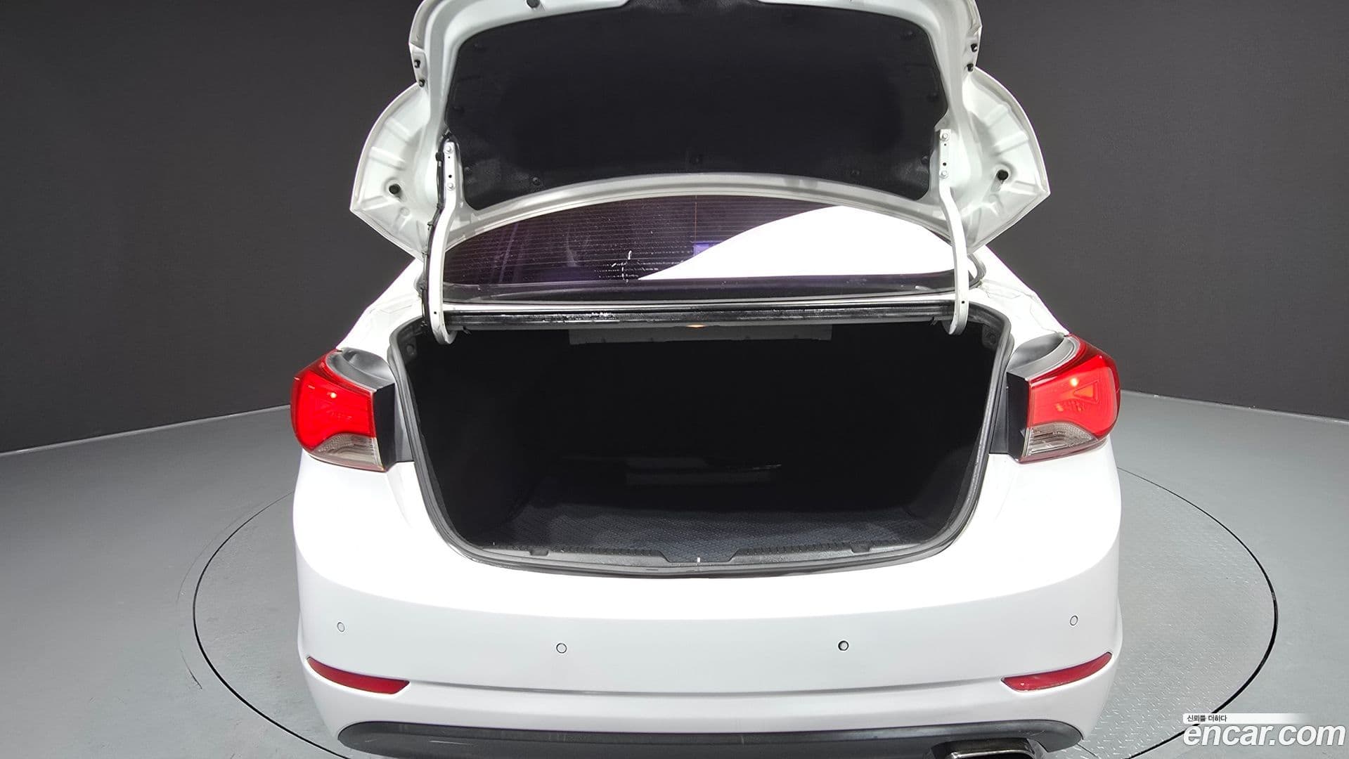 Main__Slider__Photo:AVANTE Hyundai 2013.9-19