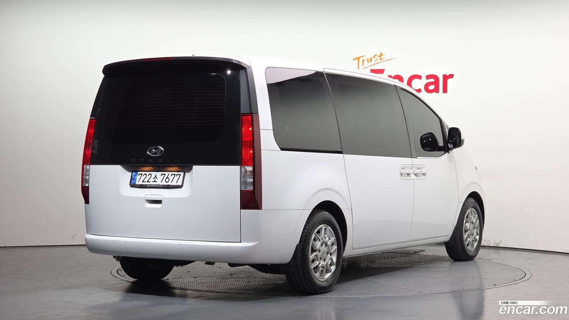 Main__Slider__Photo:Staria Hyundai 2022.11-1