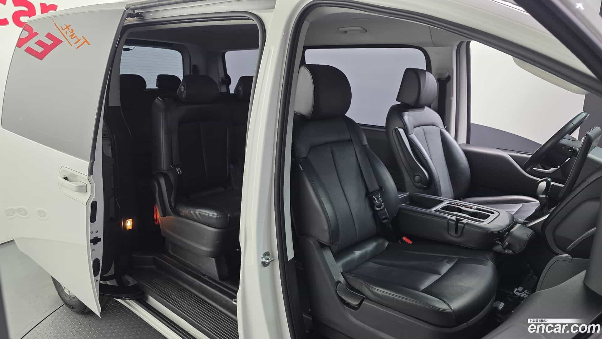 Staria Hyundai 2022.11-OPTION-015