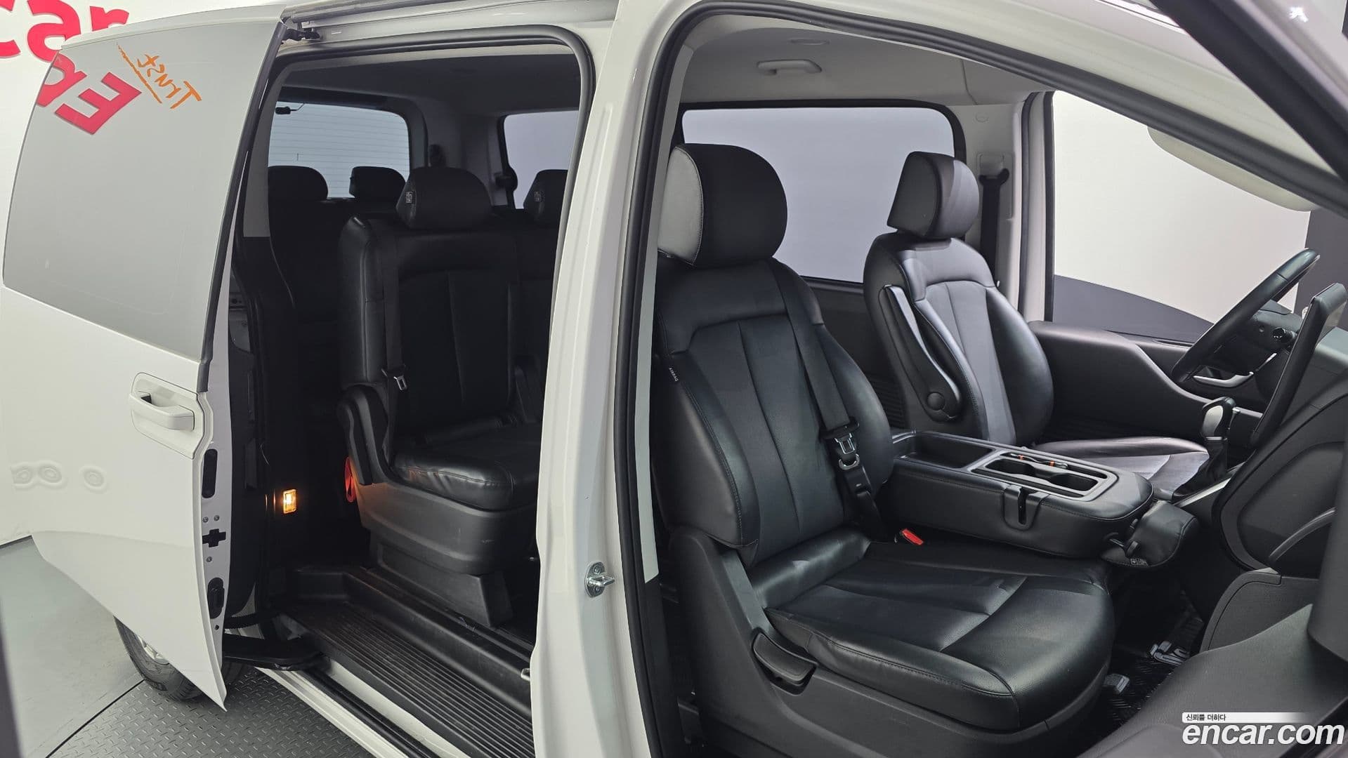 Main__Slider__Photo:Staria Hyundai 2022.11-10