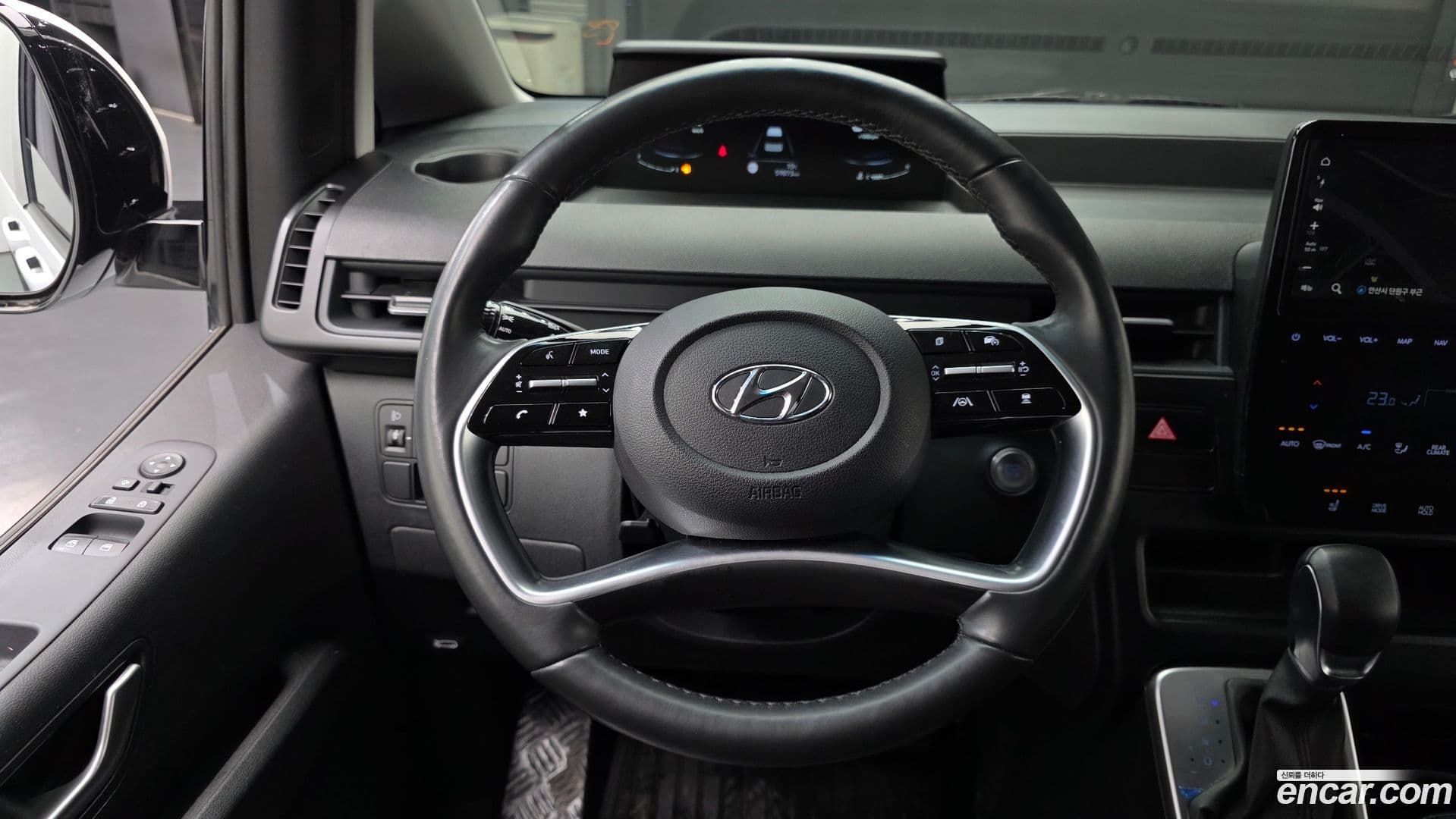 Main__Slider__Photo:Staria Hyundai 2022.11-12