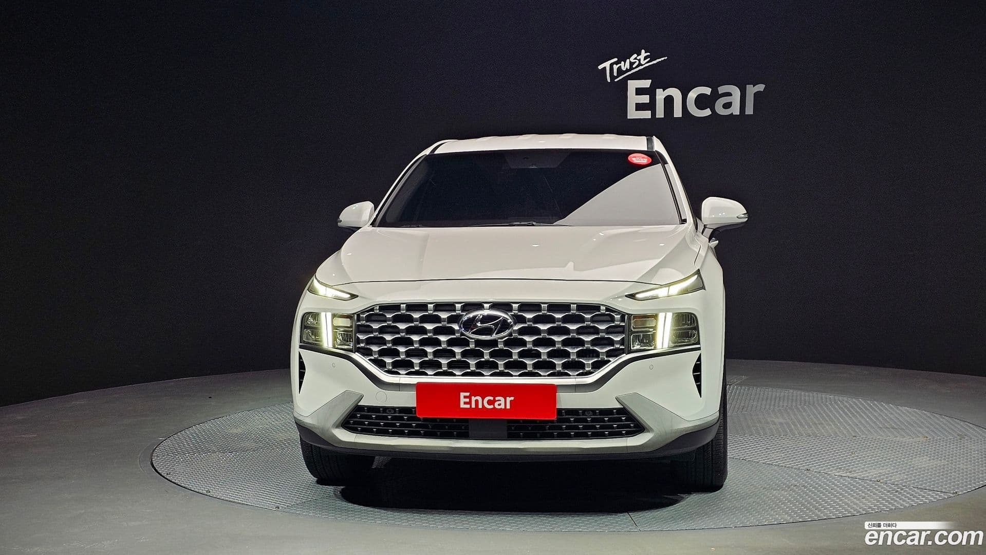 Main__Slider__Photo:Santafe Hyundai 2020.9-2