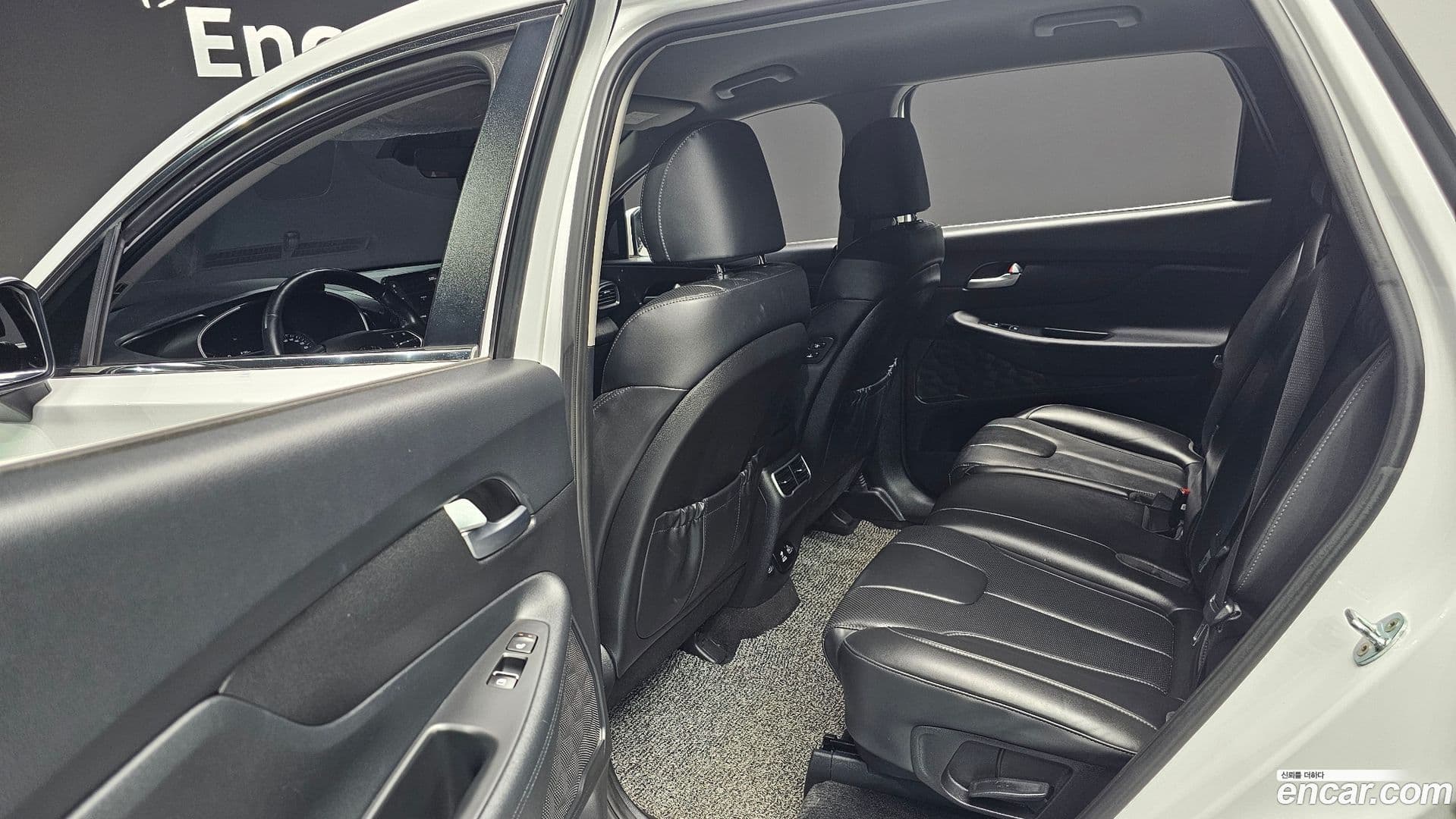 Main__Slider__Photo:Santafe Hyundai 2020.9-16