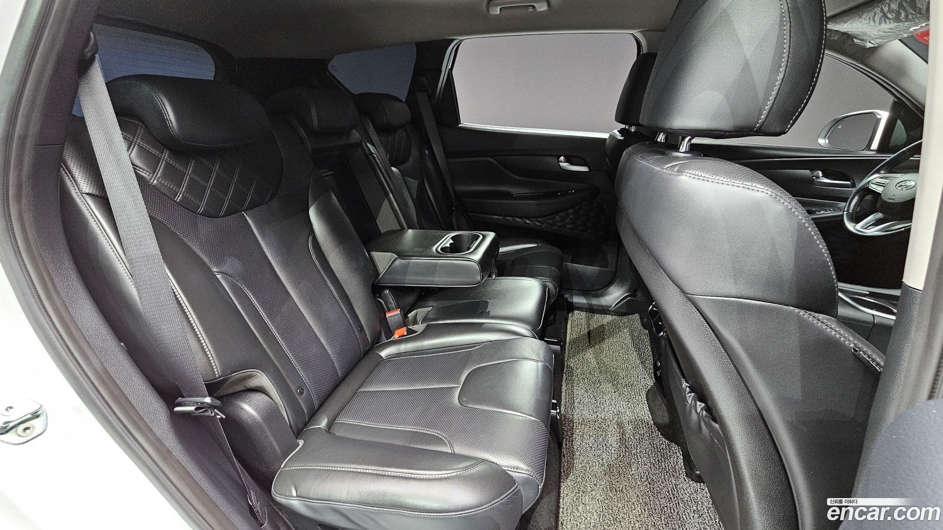 Main__Slider__Photo:Santafe Hyundai 2020.9-18