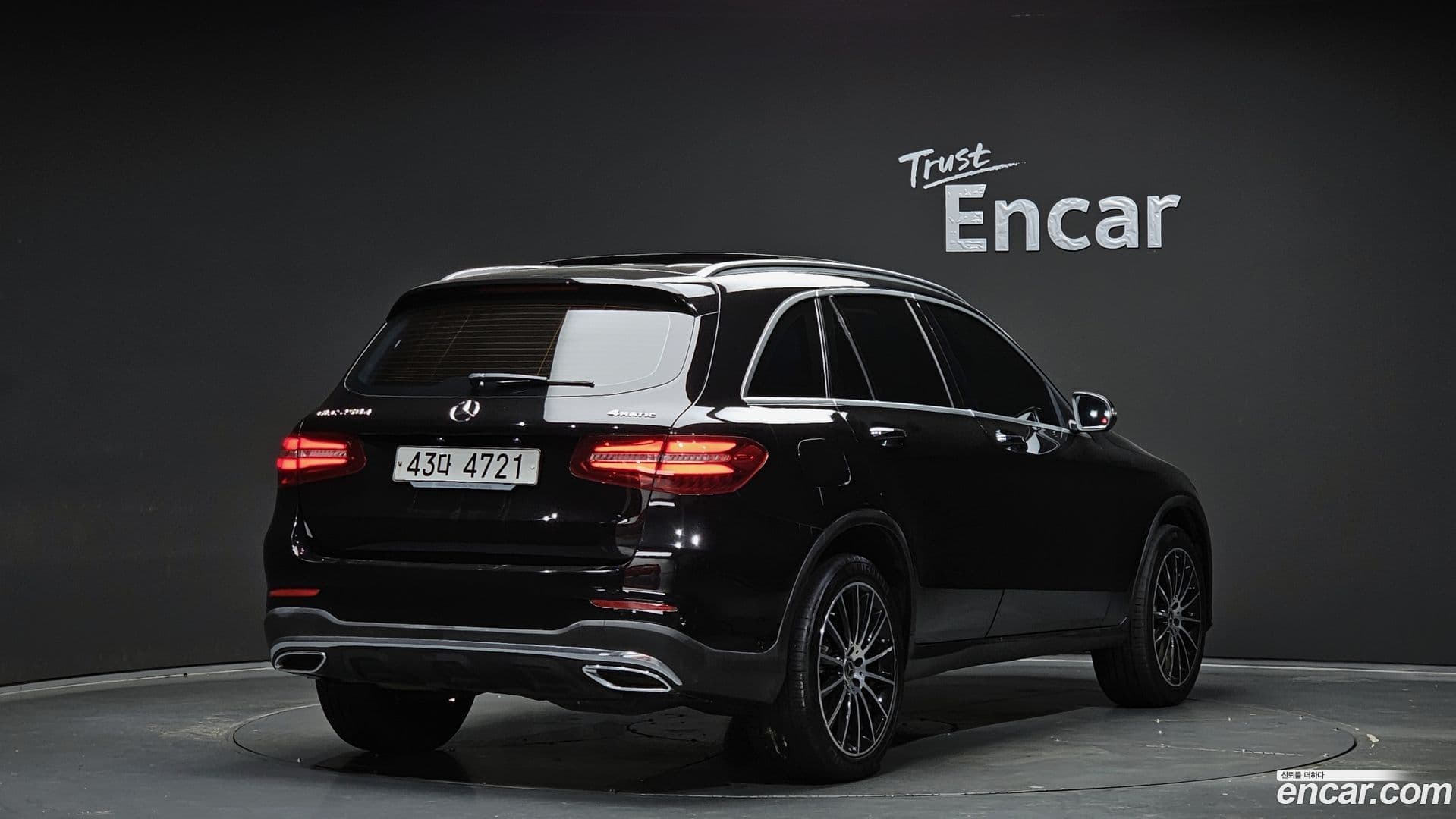 Main__Slider__Photo:GLC-Class Mercedes-Benz 2018.7-1