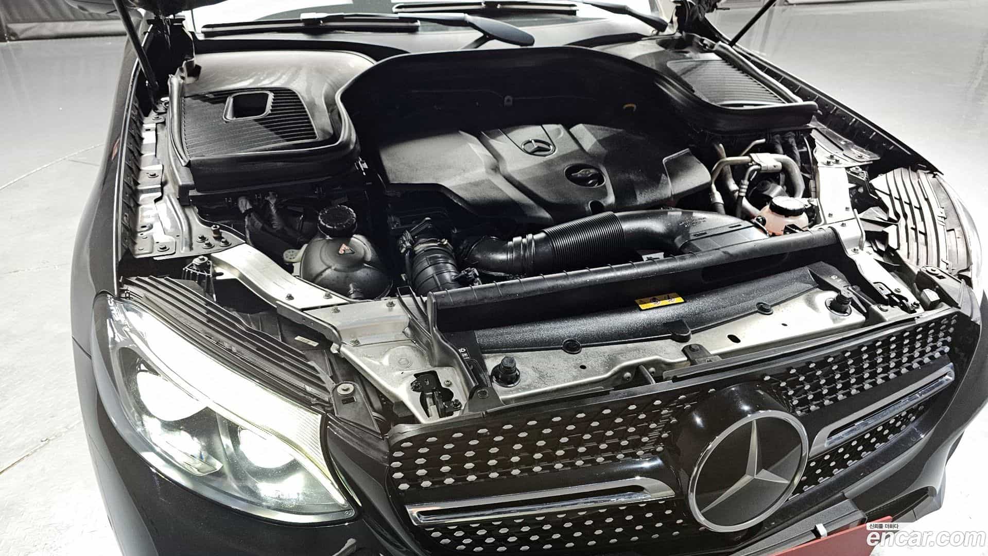 GLC-Class Mercedes-Benz 2018.7-INNER-006