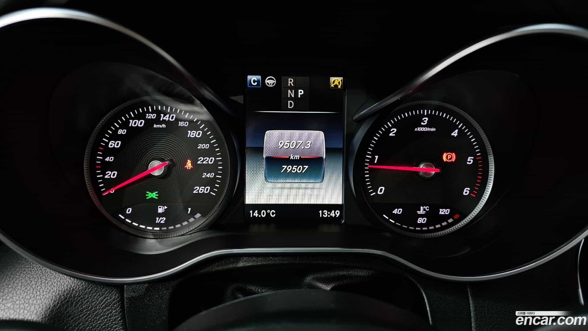 GLC-Class Mercedes-Benz 2018.7-INNER-008